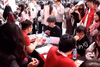 [Video] Bộ Giáo dục và Đào tạo yêu cầu các trường rà soát phương thức, tổ hợp xét tuyển