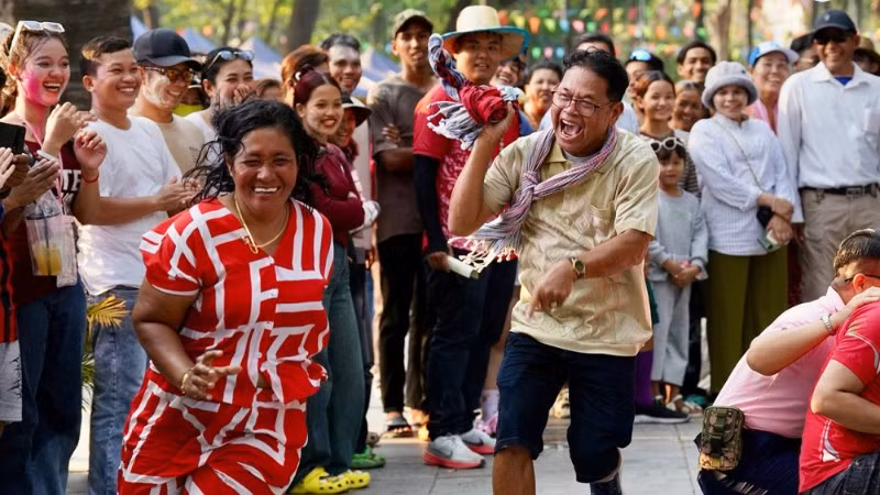Người dân Campuchia vui đón năm mới. (Ảnh: AKP)