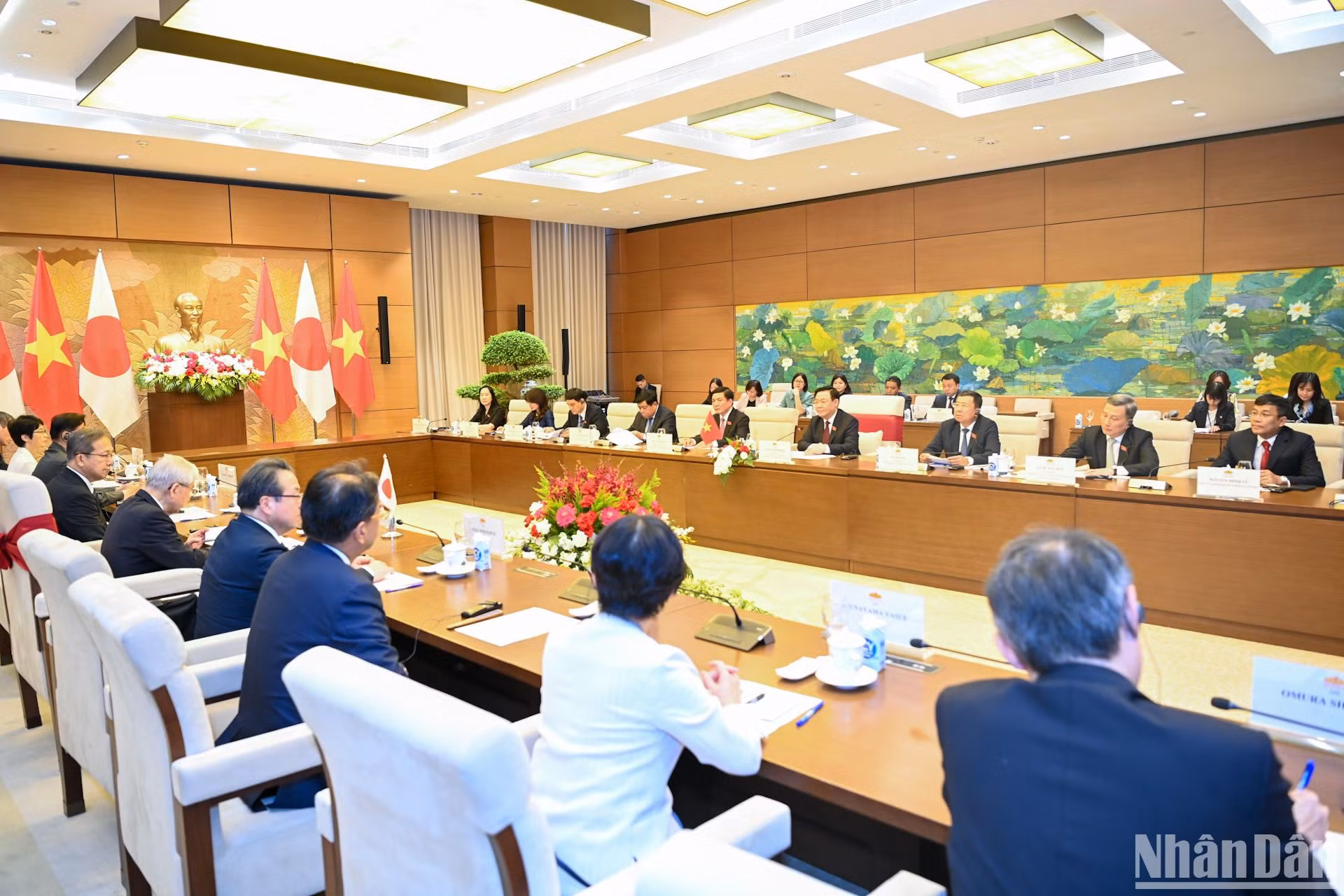 Quang cảnh buổi hội đàm tại Nhà Quốc hội.
