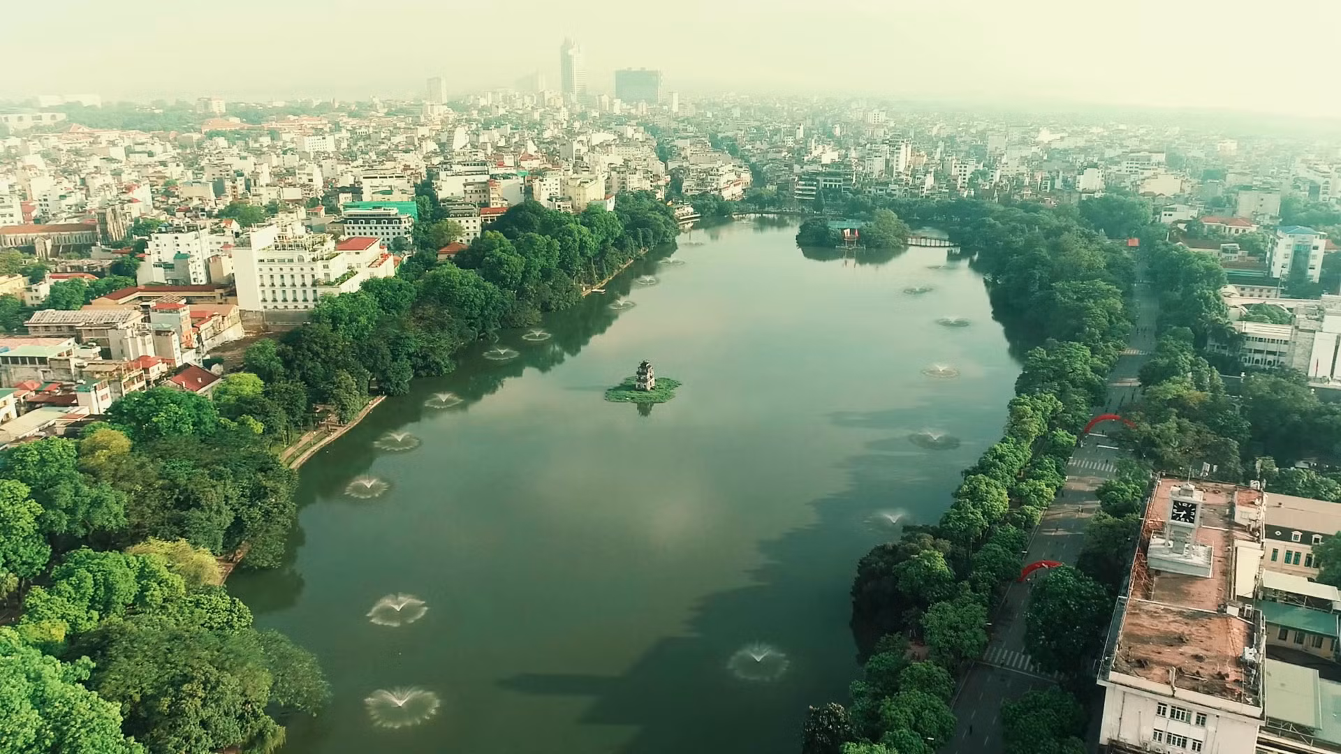 Cùng ngắm một Hà Nội thân quen và tràn đầy cảm xúc qua hình ảnh trong MV Going Home ảnh 3