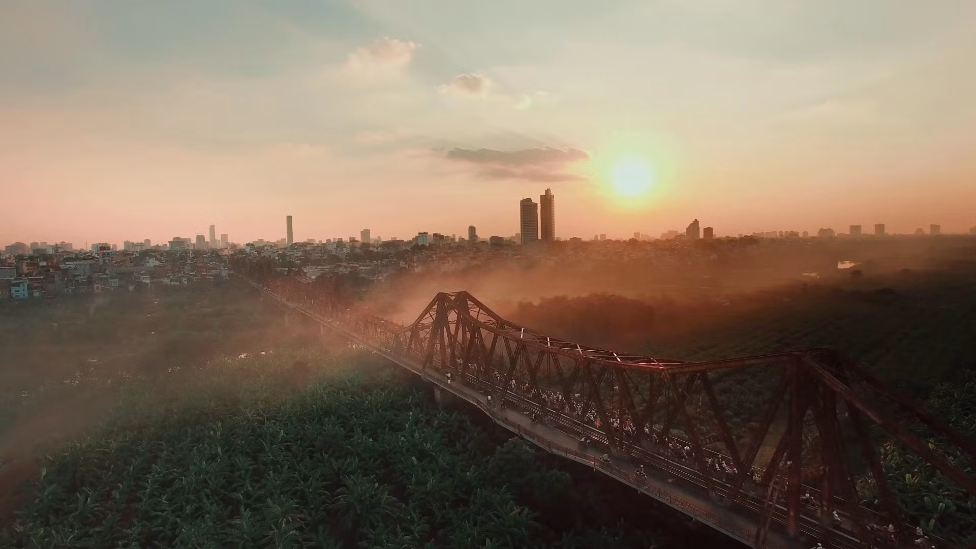 Cùng ngắm một Hà Nội thân quen và tràn đầy cảm xúc qua hình ảnh trong MV Going Home ảnh 1