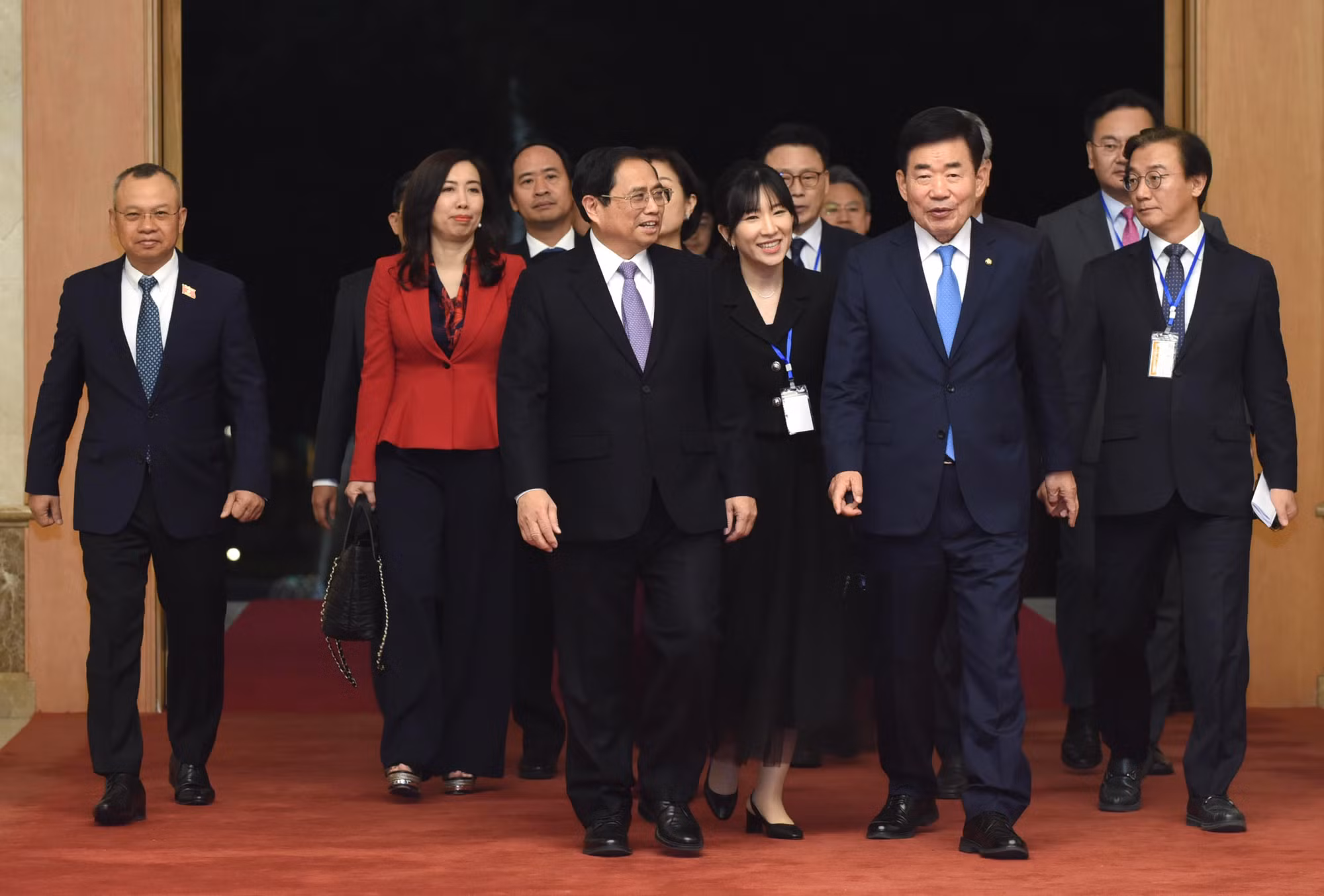 Thủ tướng Phạm Minh Chính đón Chủ tịch Quốc hội Hàn Quốc Kim Jin-pyo. Thủ tướng Phạm Minh Chính đón Chủ tịch Quốc hội Hàn Quốc Kim Jin-pyo.
