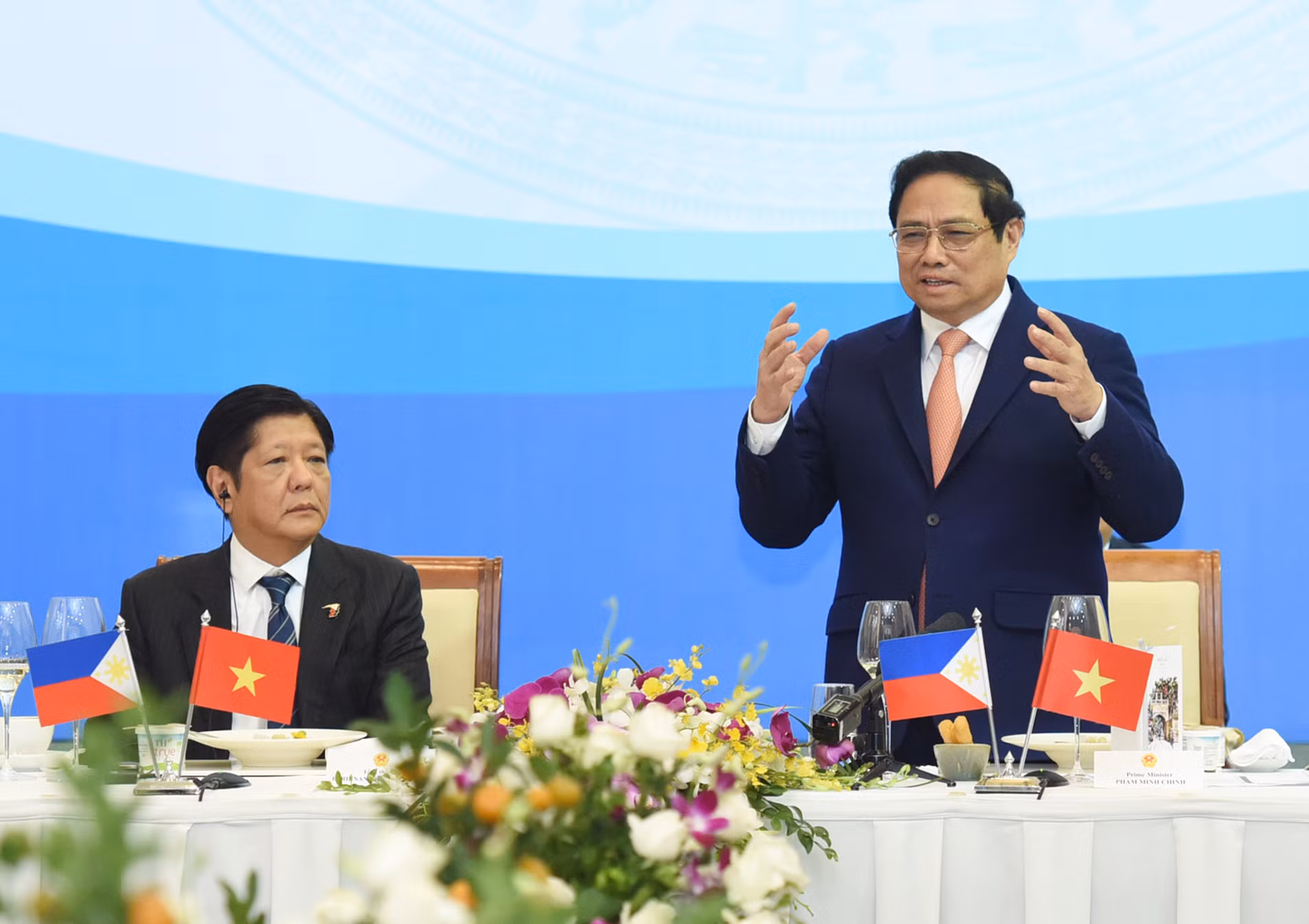 Thủ tướng Phạm Minh Chính phát biểu tại cuộc gặp gỡ doanh nghiệp hai nước.