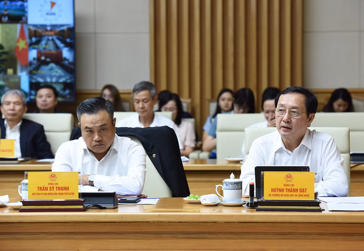 Bộ trưởng Khoa học và Công nghệ Huỳnh Thành Đạt phát biểu ý kiến tại hội nghị. Bộ trưởng Khoa học và Công nghệ Huỳnh Thành Đạt phát biểu ý kiến tại hội nghị.