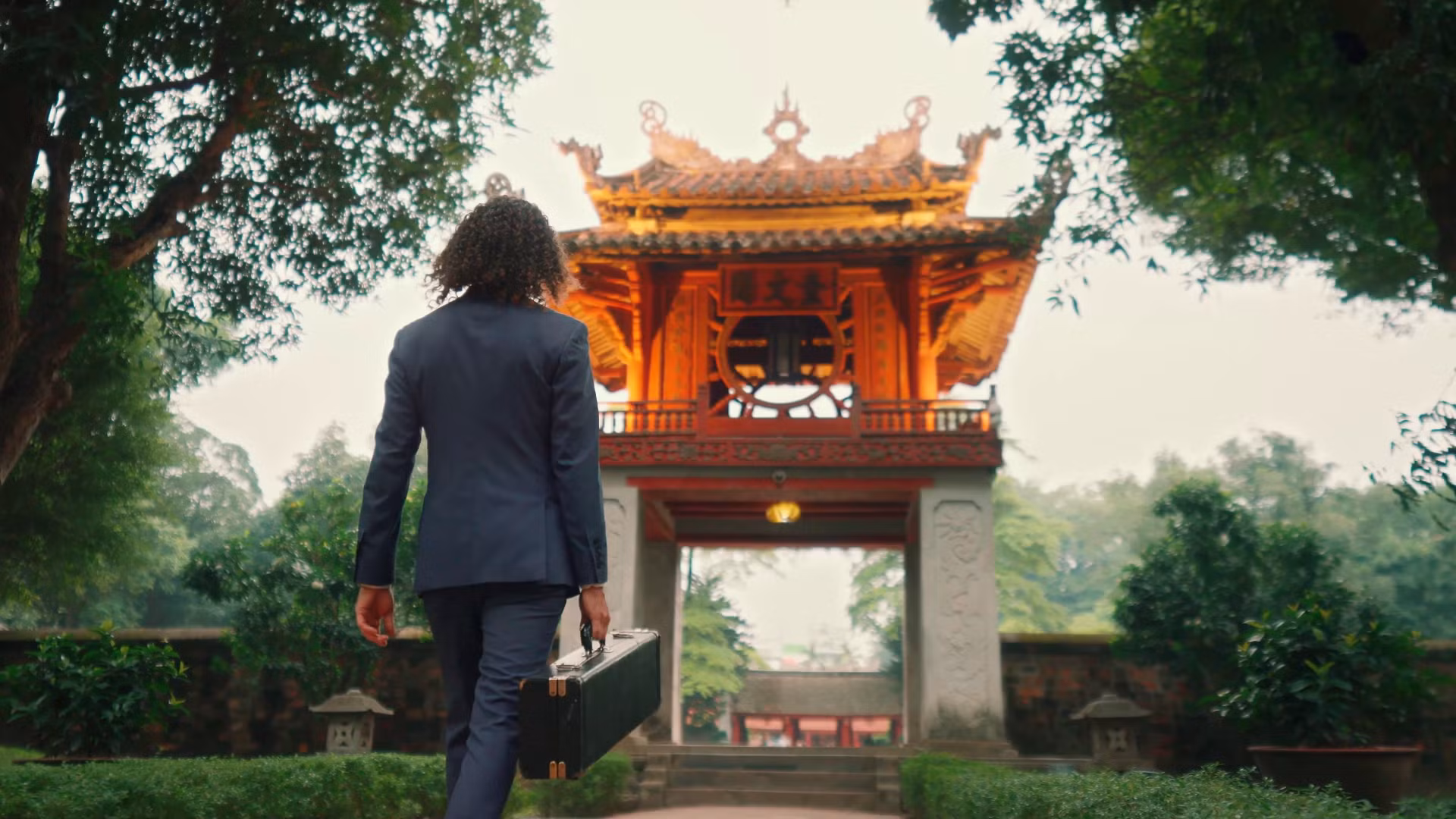 Cùng ngắm một Hà Nội thân quen và tràn đầy cảm xúc qua hình ảnh trong MV Going Home ảnh 6