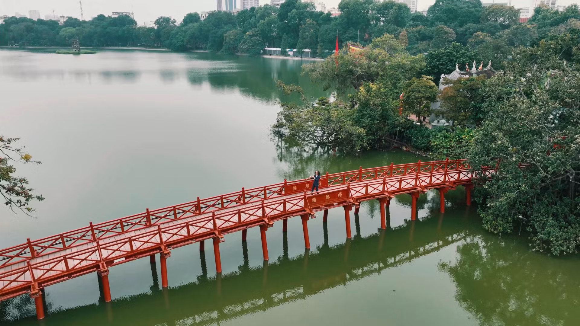 Cùng ngắm một Hà Nội thân quen và tràn đầy cảm xúc qua hình ảnh trong MV Going Home ảnh 5