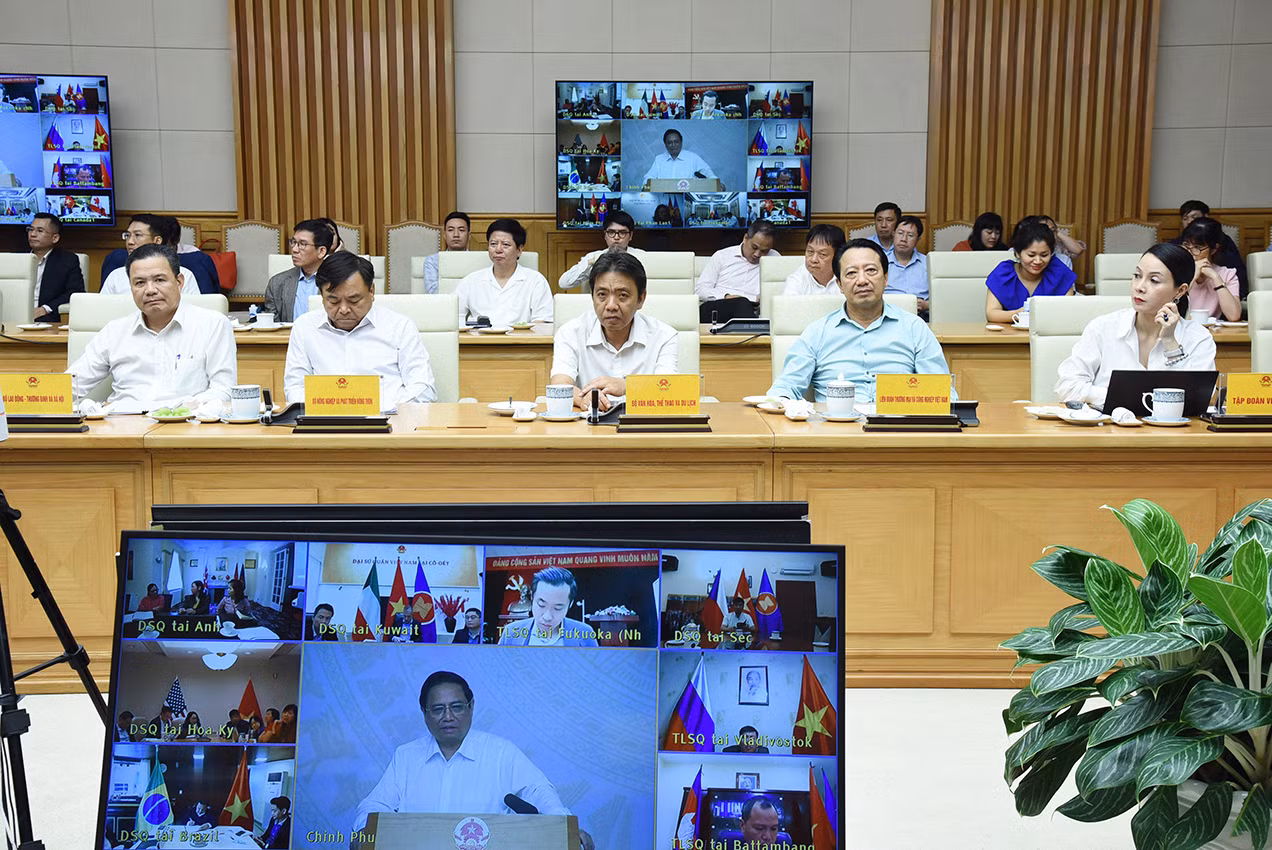 Thủ tướng Phạm Minh Chính phát biểu tại điểm cầu Chính phủ. Thủ tướng Phạm Minh Chính phát biểu tại điểm cầu Chính phủ.