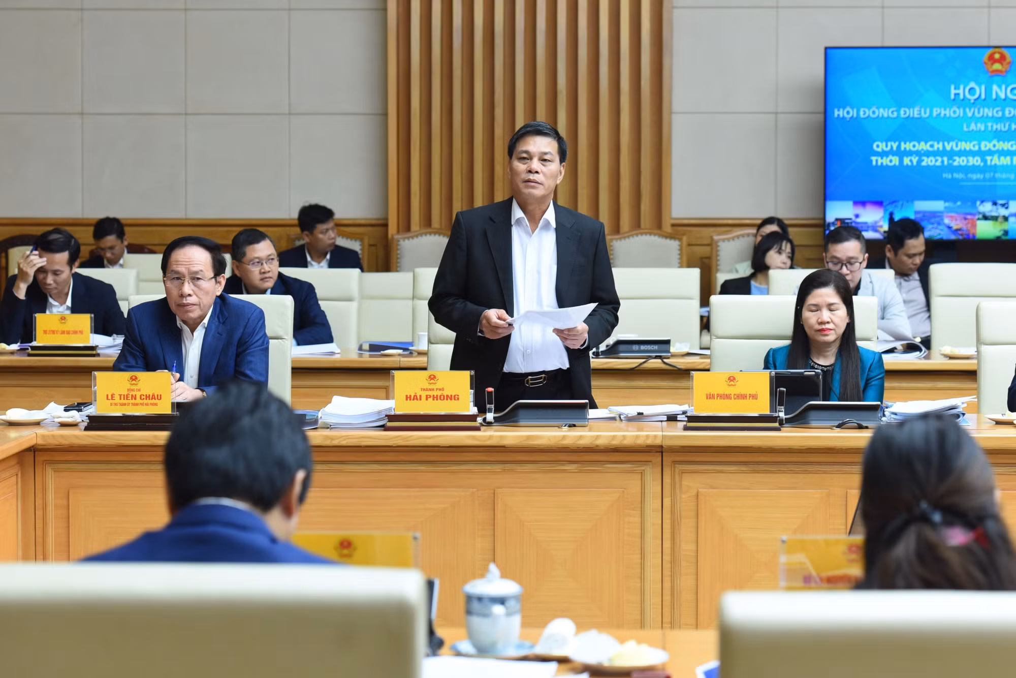 Chủ tịch Ủy ban nhân dân thành phố Hải phòng Nguyễn Văn Tùng phát biểu.