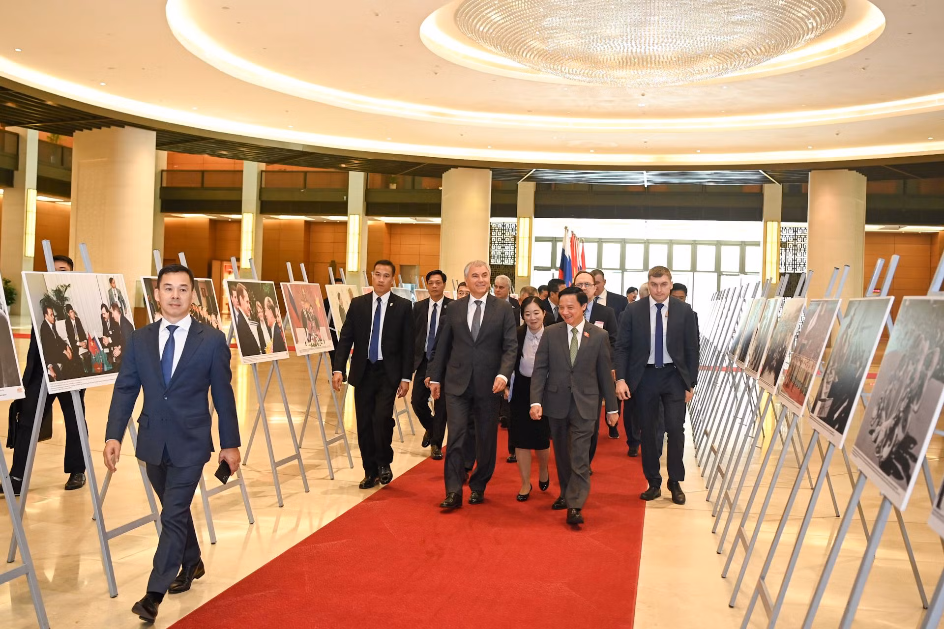 Chủ tịch Duma Quốc gia Quốc hội Liên bang Nga Vyacheslav Viktorovich Volodin và các thành viên dự Phiên họp tại Nhà Quốc hội.