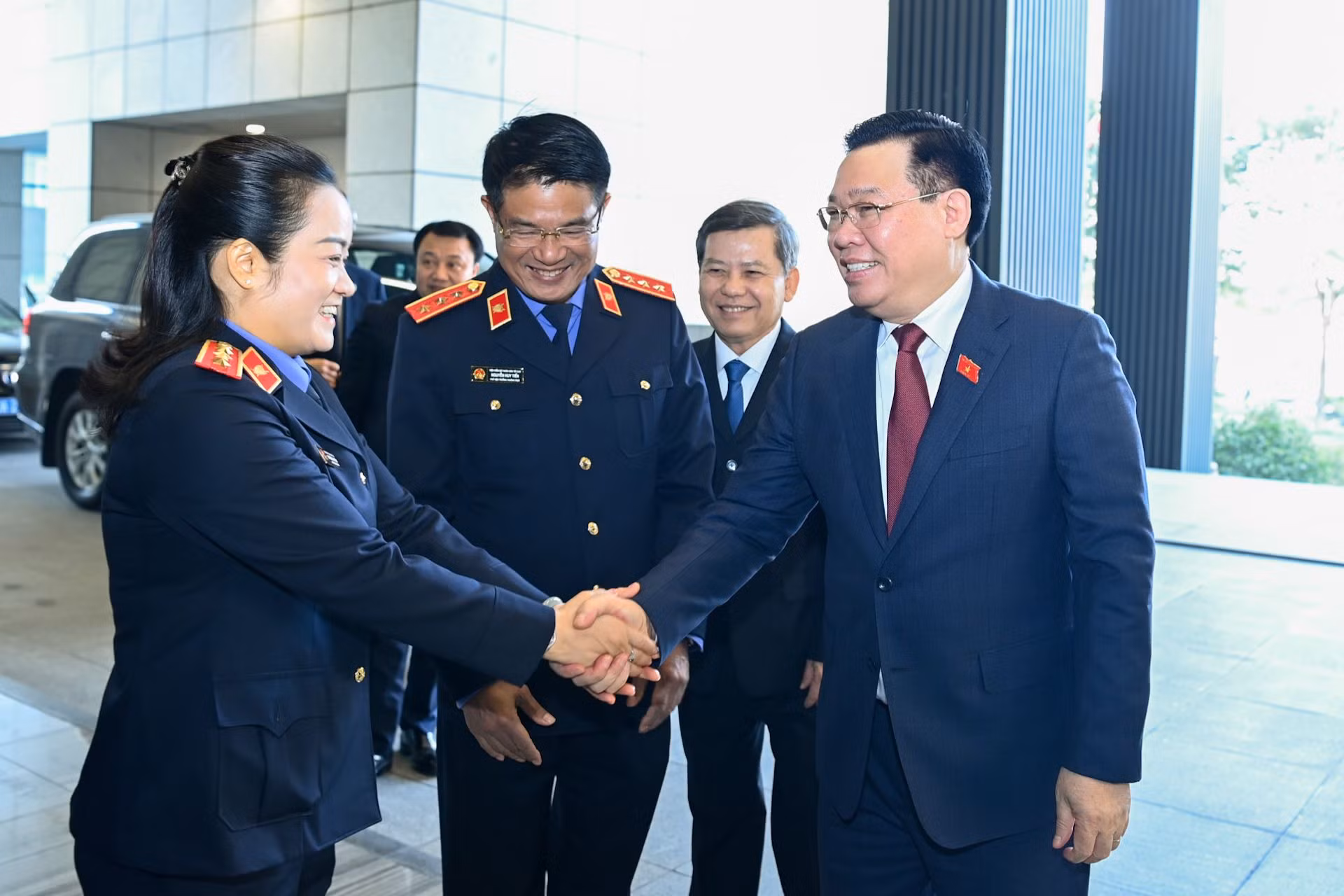 Chủ tịch Quốc hội Vương Đình Huệ với các đồng chí lãnh đạo Viện Kiểm sát nhân dân tối cao. Chủ tịch Quốc hội Vương Đình Huệ với các đồng chí lãnh đạo Viện Kiểm sát nhân dân tối cao.