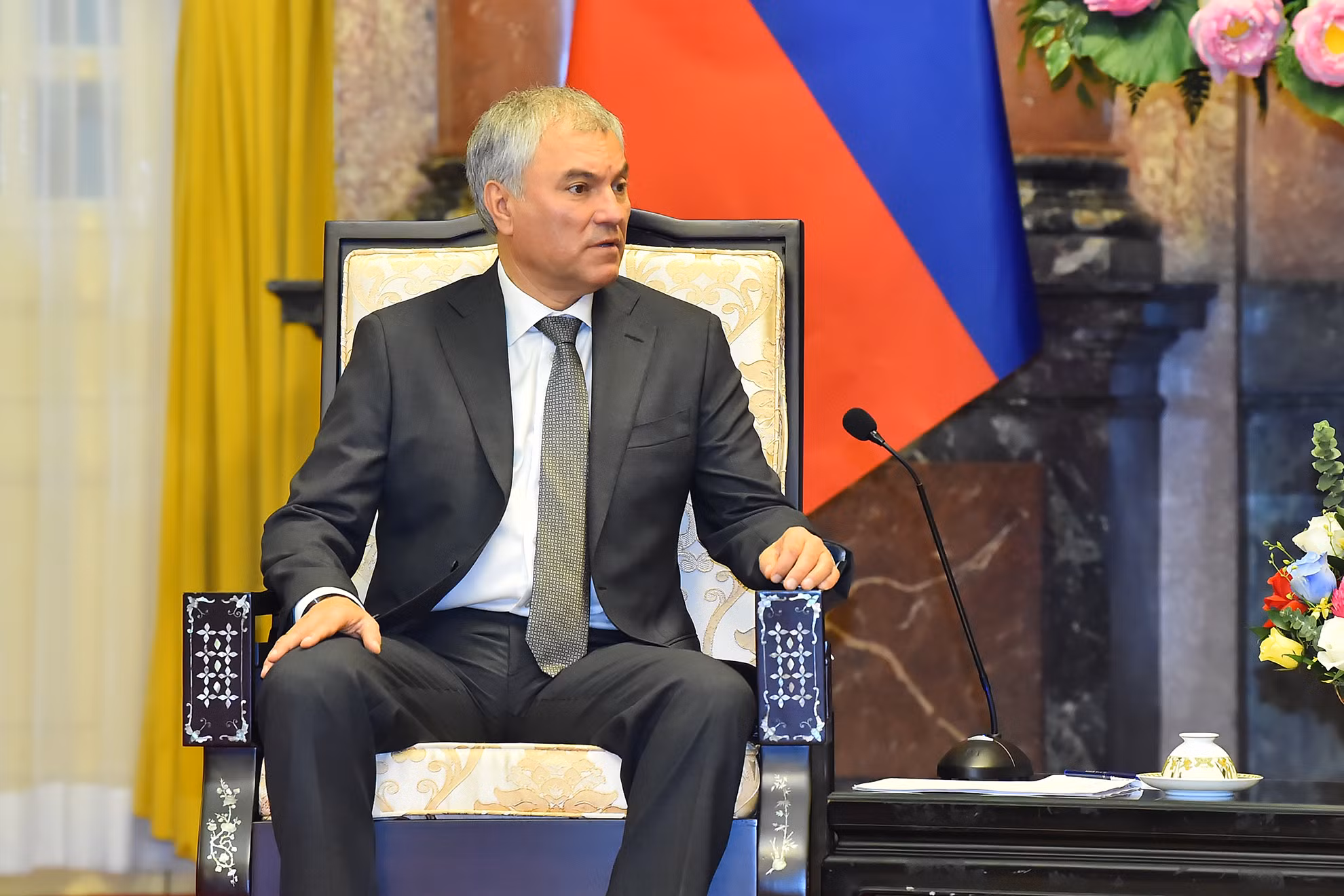 Chủ tịch Duma Quốc gia Quốc hội Liên bang Nga Vyacheslav Viktorovich Volodin phát biểu đáp từ Chủ tịch nước Võ Văn Thưởng tại buổi tiếp. Chủ tịch Duma Quốc gia Quốc hội Liên bang Nga Vyacheslav Viktorovich Volodin phát biểu đáp từ Chủ tịch nước Võ Văn Thưởng tại buổi tiếp.