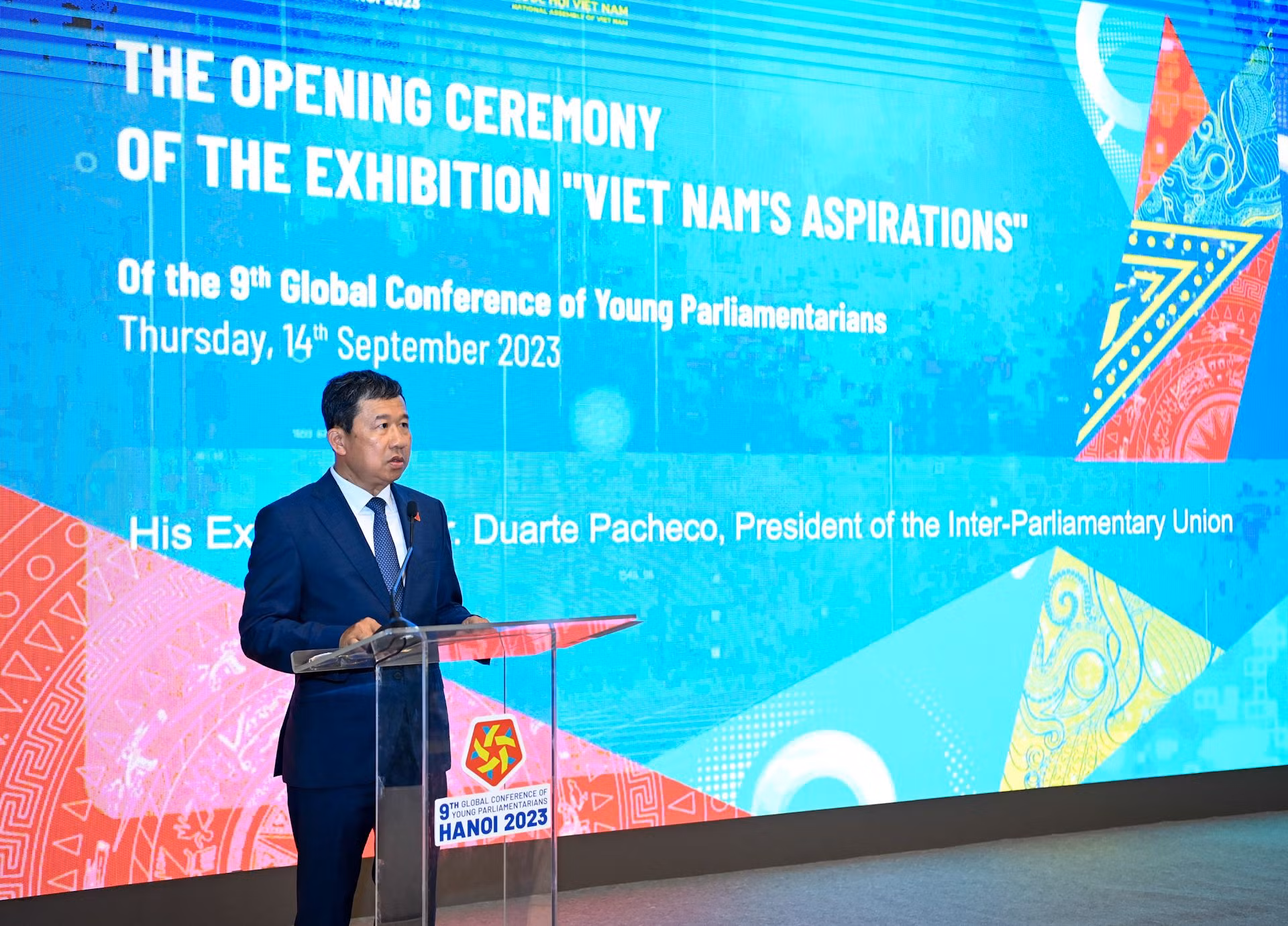 Chủ nhiệm Ủy ban Đối ngoại Vũ Hải Hà phát biểu khai mạc triển lãm. Chủ nhiệm Ủy ban Đối ngoại Vũ Hải Hà phát biểu khai mạc triển lãm.