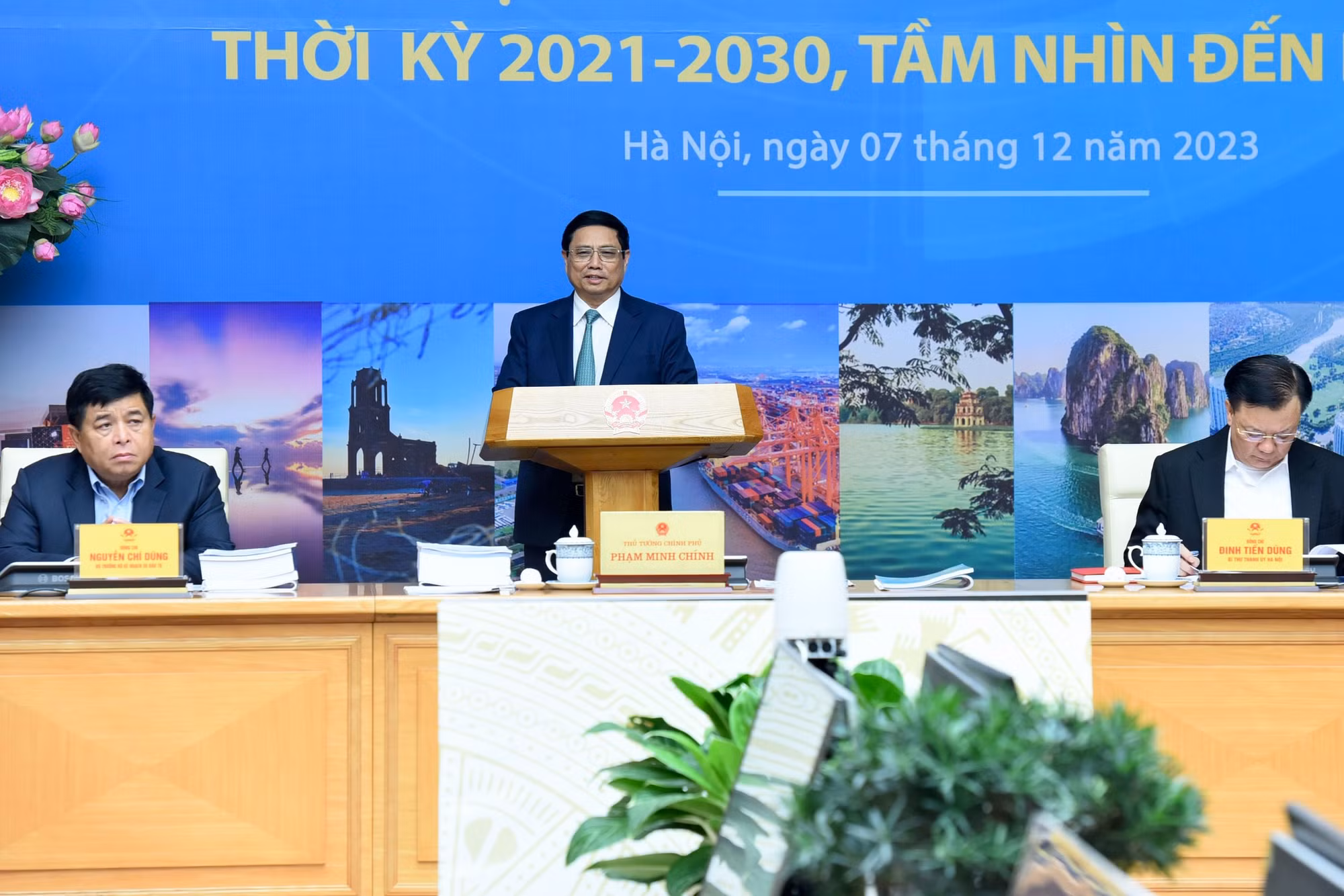 Thủ tướng Phạm Minh Chính dự và chỉ đạo hội nghị.