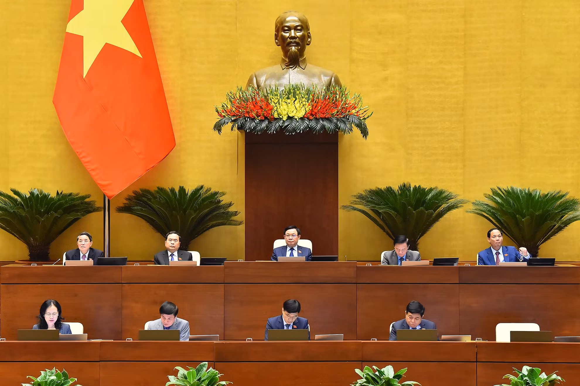 Chủ tịch Quốc hội Vương Đình Huệ và các Phó Chủ tịch Quốc hội.