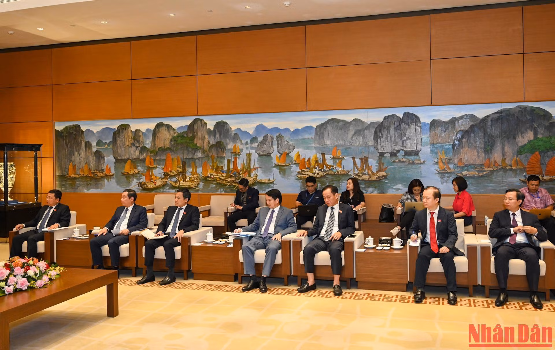 Đoàn đại biểu Quốc hội Việt Nam dự buổi tiếp.