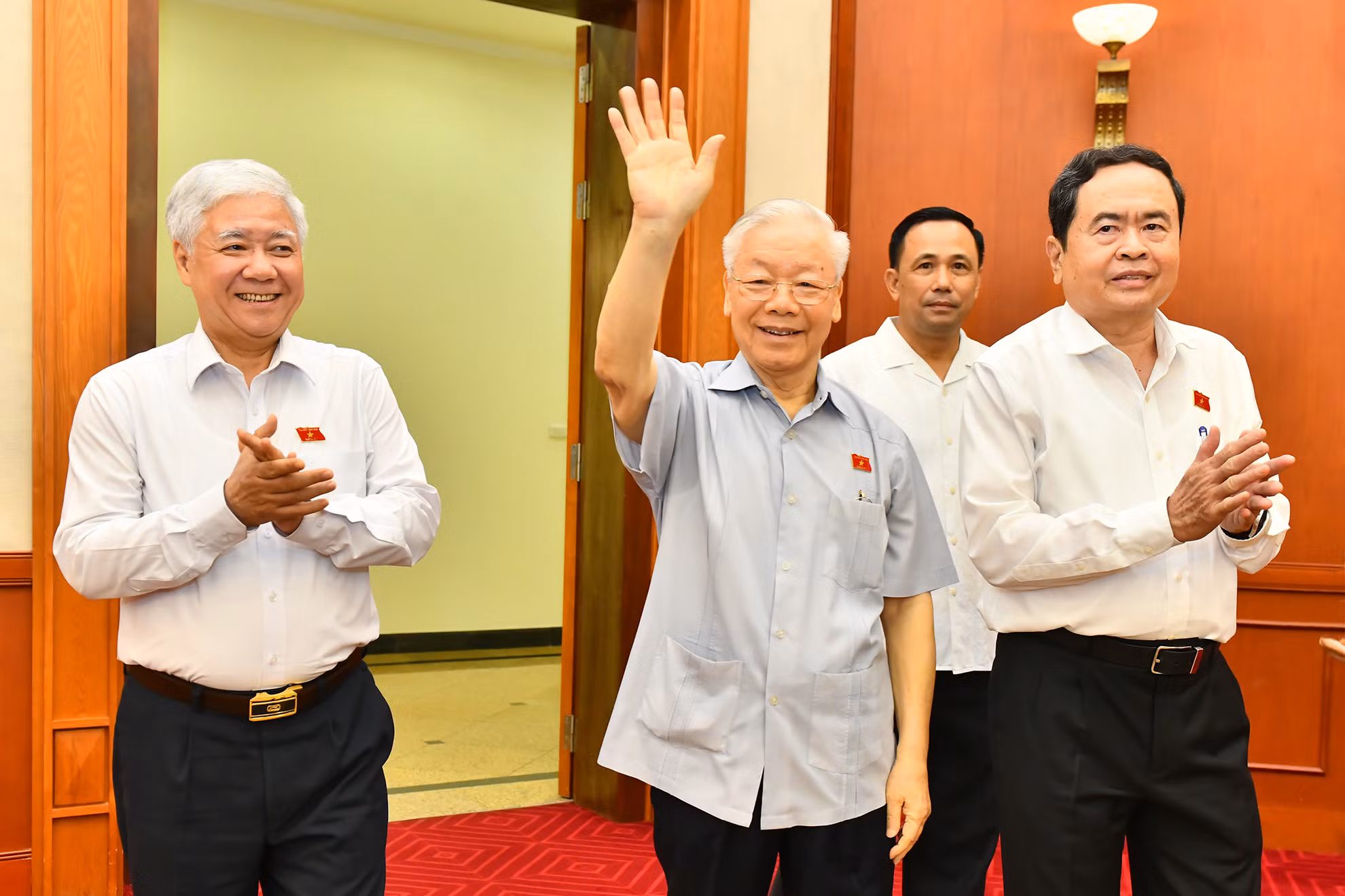 Tổng Bí thư Nguyễn Phú Trọng đến dự cuộc gặp mặt Nhóm nữ đại biểu Quốc hội Việt Nam khóa XV.