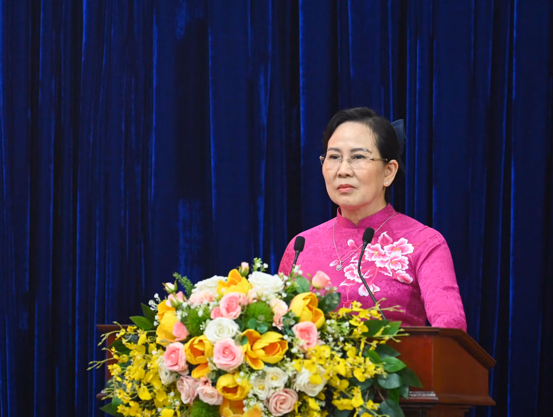 Bí thư Tỉnh ủy Hà Nam Lê Thị Thuỷ trình bày báo cáo về kết quả thực hiện Nghị quyết Đại hội Đảng bộ tỉnh lần thứ XX, nhiệm kỳ 2020-2025 gắn với thực hiện Nghị quyết Đại hội lần thứ XIII của Đảng; kết quả thực hiện nhiệm vụ phát triển kinh tế-xã hội. Bí thư Tỉnh ủy Hà Nam Lê Thị Thuỷ trình bày báo cáo về kết quả thực hiện Nghị quyết Đại hội Đảng bộ tỉnh lần thứ XX, nhiệm kỳ 2020-2025 gắn với thực hiện Nghị quyết Đại hội lần thứ XIII của Đảng; kết quả thực hiện nhiệm vụ phát triển kinh tế-xã hội.