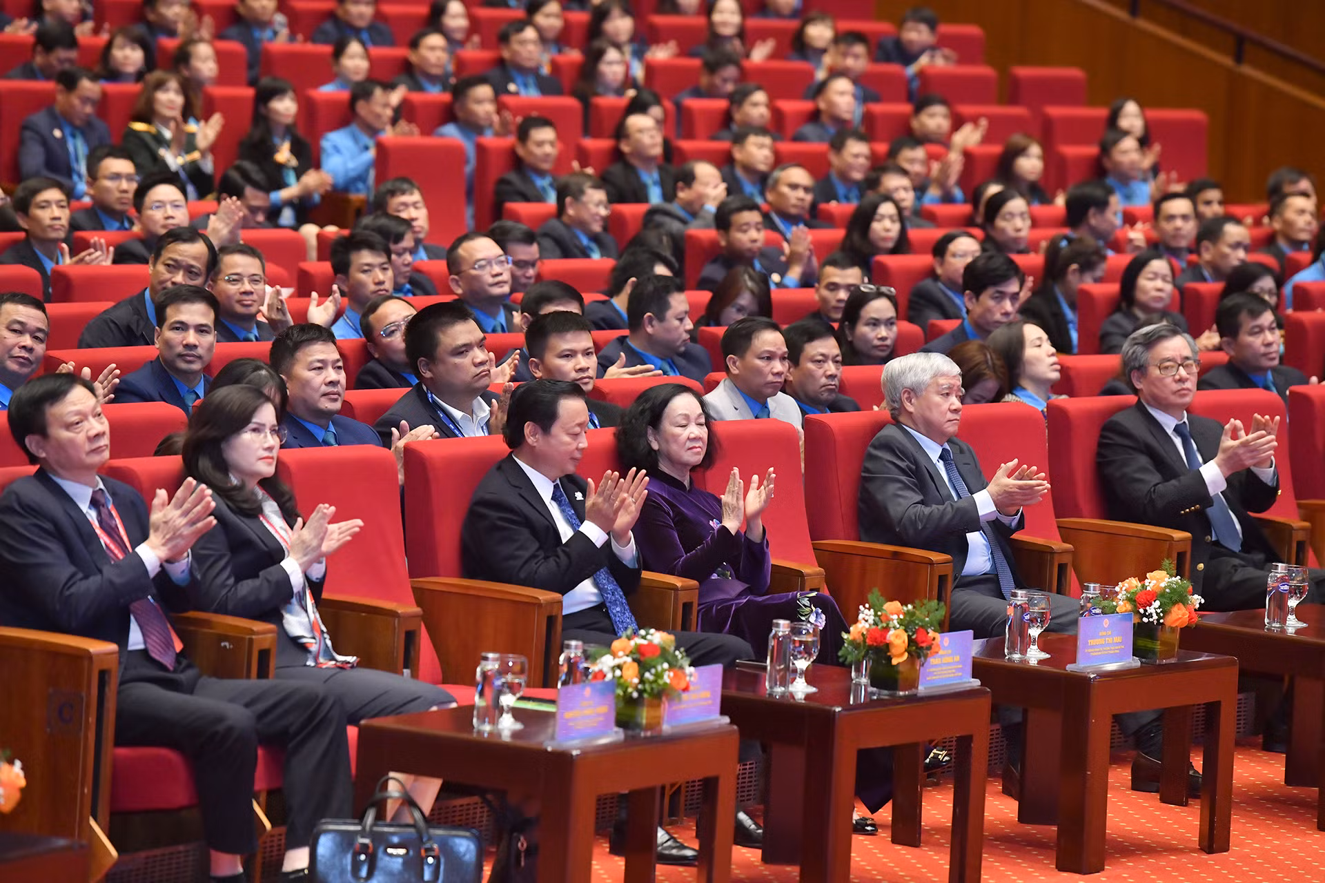 Thường trực Ban Bí thư Trương Thị Mai, Chủ tịch Trung ương MTTQ Việt Nam Đỗ Văn Chiến và Phó Thủ tướng Trần Hồng Hà và các đại biểu tham dự phiên bế mạc Đại hội XIII Công đoàn Việt Nam nhiệm kỳ 2023-2028.