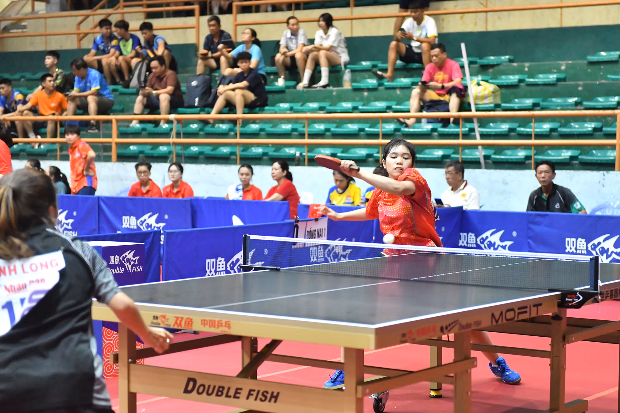 Nội dung đồng đội nữ giữa đội Đồng Nai 1 và đội Vĩnh Long. Nội dung đồng đội nữ giữa đội Đồng Nai 1 và đội Vĩnh Long.