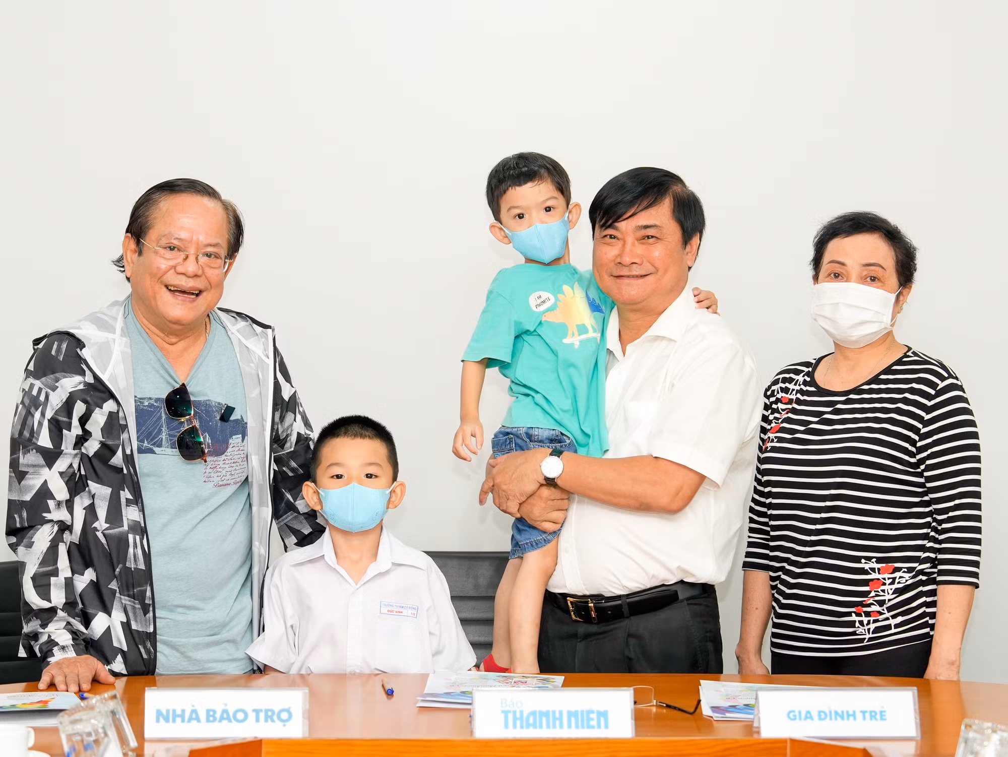 Báo Thanh Niên đã tổ chức lễ ký thỏa thuận bảo trợ giữa Báo Thanh Niên - Gia đình 10 trẻ và Quỹ từ thiện Trúc Thanh. Báo Thanh Niên đã tổ chức lễ ký thỏa thuận bảo trợ giữa Báo Thanh Niên - Gia đình 10 trẻ và Quỹ từ thiện Trúc Thanh.