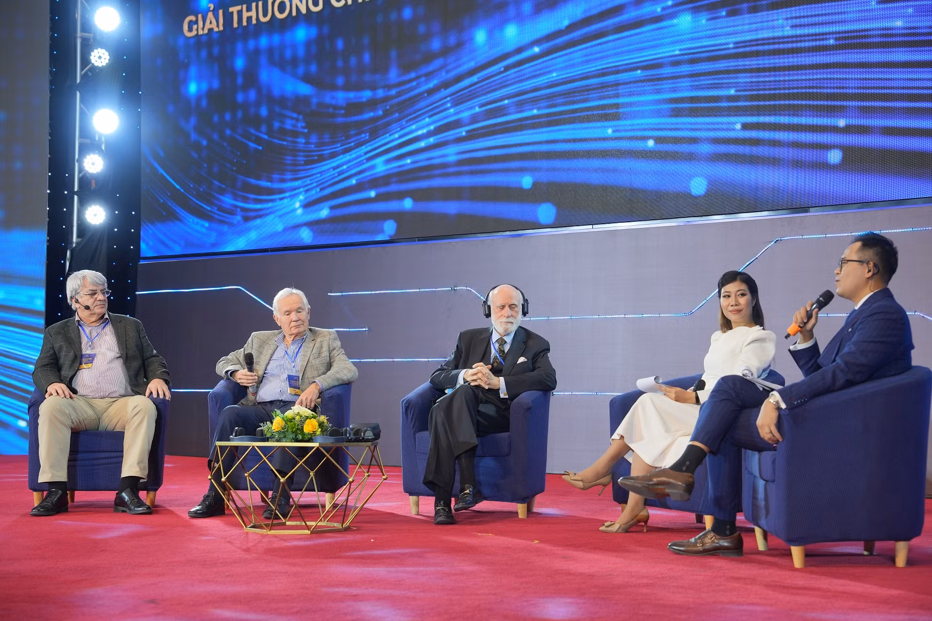 Nhiều nhà khoa học lớn trên thế giới sẽ tham dự Tuần lễ VinFuture. Nhiều nhà khoa học lớn trên thế giới sẽ tham dự Tuần lễ VinFuture.