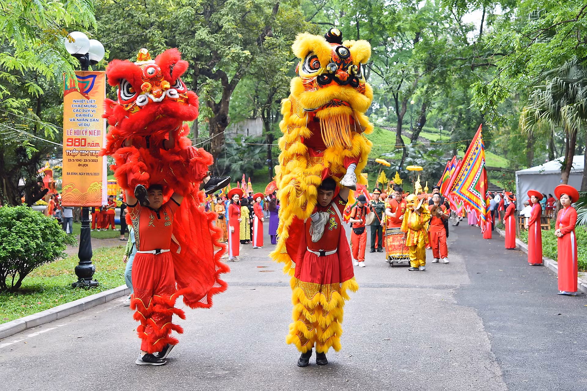 Thập tam trại là tên gọi dân gian để chỉ vùng đất phía tây kinh thành Thăng Long xưa. Thập tam trại ngày nay bao gồm 14 trại, trong đó có 13 trại thuộc quận Ba Đình: Thủ Lệ, Vạn Phúc, Kim Mã, Ngọc Khánh, Liễu Giai, Cống Vị, Cống Yên, Vĩnh Phúc, Xuân Biểu, Ngọc Hà, Hữu Tiệp, Đại Yên, Giảng Võ và trại Hào Nam (quận Đống Đa).