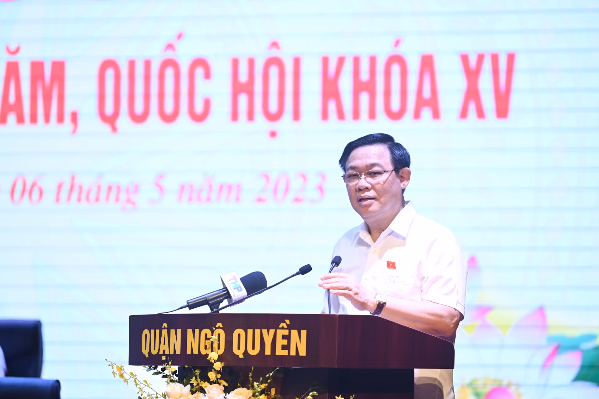 Chủ tịch Quốc hội Vương Đình Huệ phát biểu trao đổi, tiếp thu ý kiến, kiến nghị của cử tri.