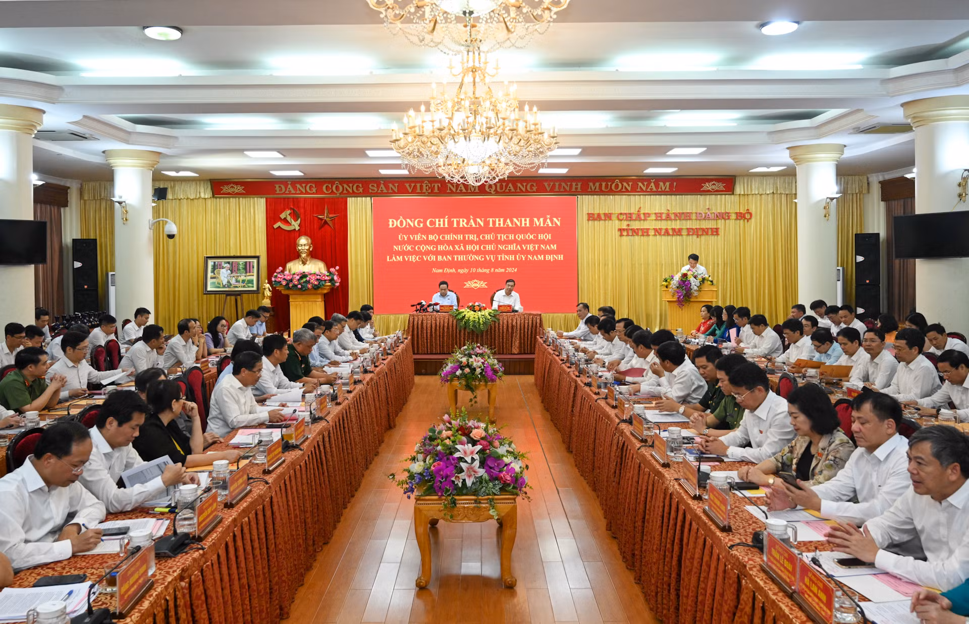 Quang cảnh buổi làm việc với Ban Thường vụ Tỉnh ủy Nam Định.