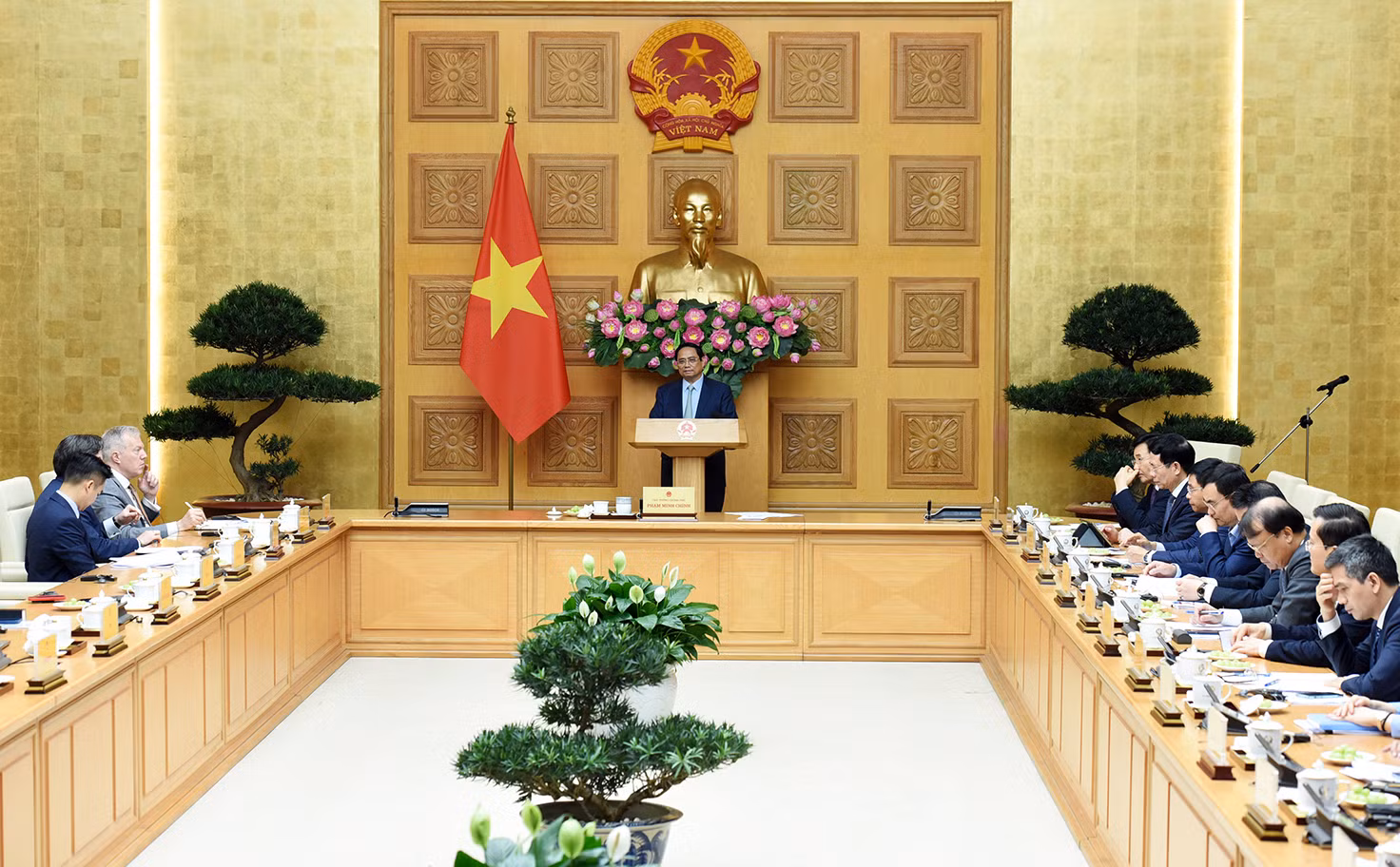 Thủ tướng đề nghị các bên tiếp tục tăng cường hợp tác thực chất, hiệu quả, bình đẳng, cùng có lợi, góp phần thúc đẩy quan hệ Việt Nam-Hoa Kỳ. Thủ tướng đề nghị các bên tiếp tục tăng cường hợp tác thực chất, hiệu quả, bình đẳng, cùng có lợi, góp phần thúc đẩy quan hệ Việt Nam-Hoa Kỳ.