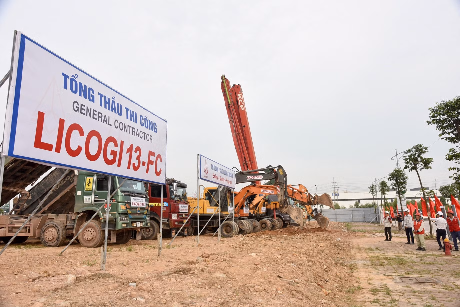 Giai đoạn 1 dự kiến sẽ bàn giao hơn 800 căn hộ tiếp theo vào cuối năm 2023, phấn đấu bàn giao toàn bộ vào cuối tháng 3/2024. Giai đoạn 2 dự kiến sẽ bắt đầu bàn giao nhà vào quý IV năm 2024. Giai đoạn 3 và giai đoạn 4 dự kiến sẽ bắt đầu triển khai khởi công xây dựng vào cuối năm 2023 và đầu năm 2024 tới. Hiện đã có hơn 600 khách hàng đã hoàn thiện hồ sơ đăng ký và gần 500 khách hàng đã được phê duyệt mua nhà ở xã hội. Giai đoạn 1 dự kiến sẽ bàn giao hơn 800 căn hộ tiếp theo vào cuối năm 2023, phấn đấu bàn giao toàn bộ vào cuối tháng 3/2024. Giai đoạn 2 dự kiến sẽ bắt đầu bàn giao nhà vào quý IV năm 2024. Giai đoạn 3 và giai đoạn 4 dự kiến sẽ bắt đầu triển khai khởi công xây dựng vào cuối năm 2023 và đầu năm 2024 tới. Hiện đã có hơn 600 khách hàng đã hoàn thiện hồ sơ đăng ký và gần 500 khách hàng đã được phê duyệt mua nhà ở xã hội.