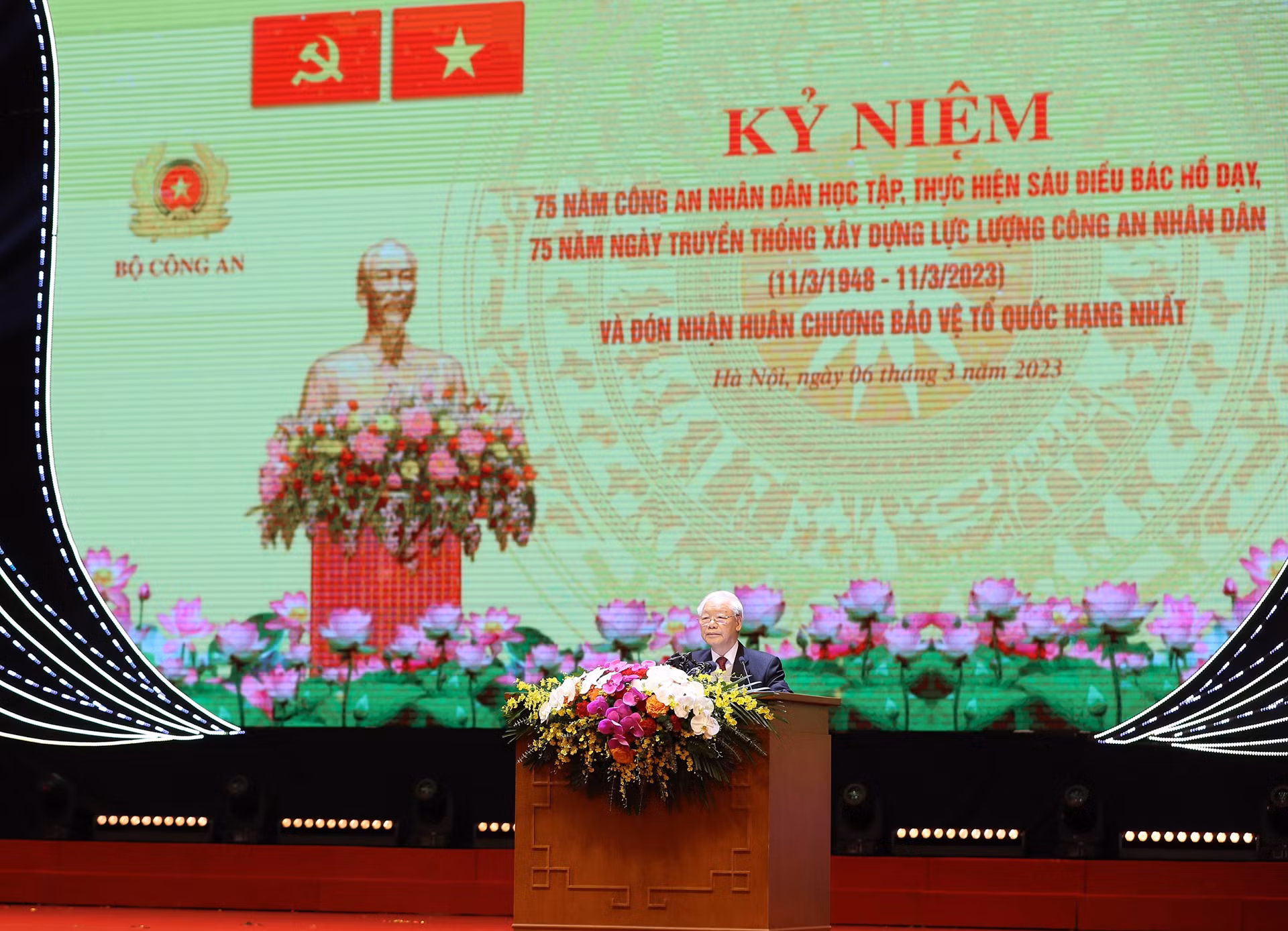Tổng Bí thư Nguyễn Phú Trọng phát biểu tại lễ kỷ niệm. Tổng Bí thư Nguyễn Phú Trọng phát biểu tại lễ kỷ niệm.