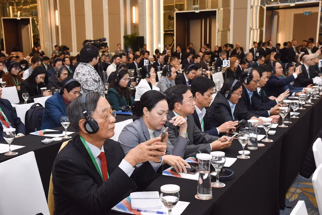 Các đại biểu tại Phiên toàn thể cấp cao của Diễn đàn Tương lai ASEAN 2025. (Ảnh: TRẦN HẢI)