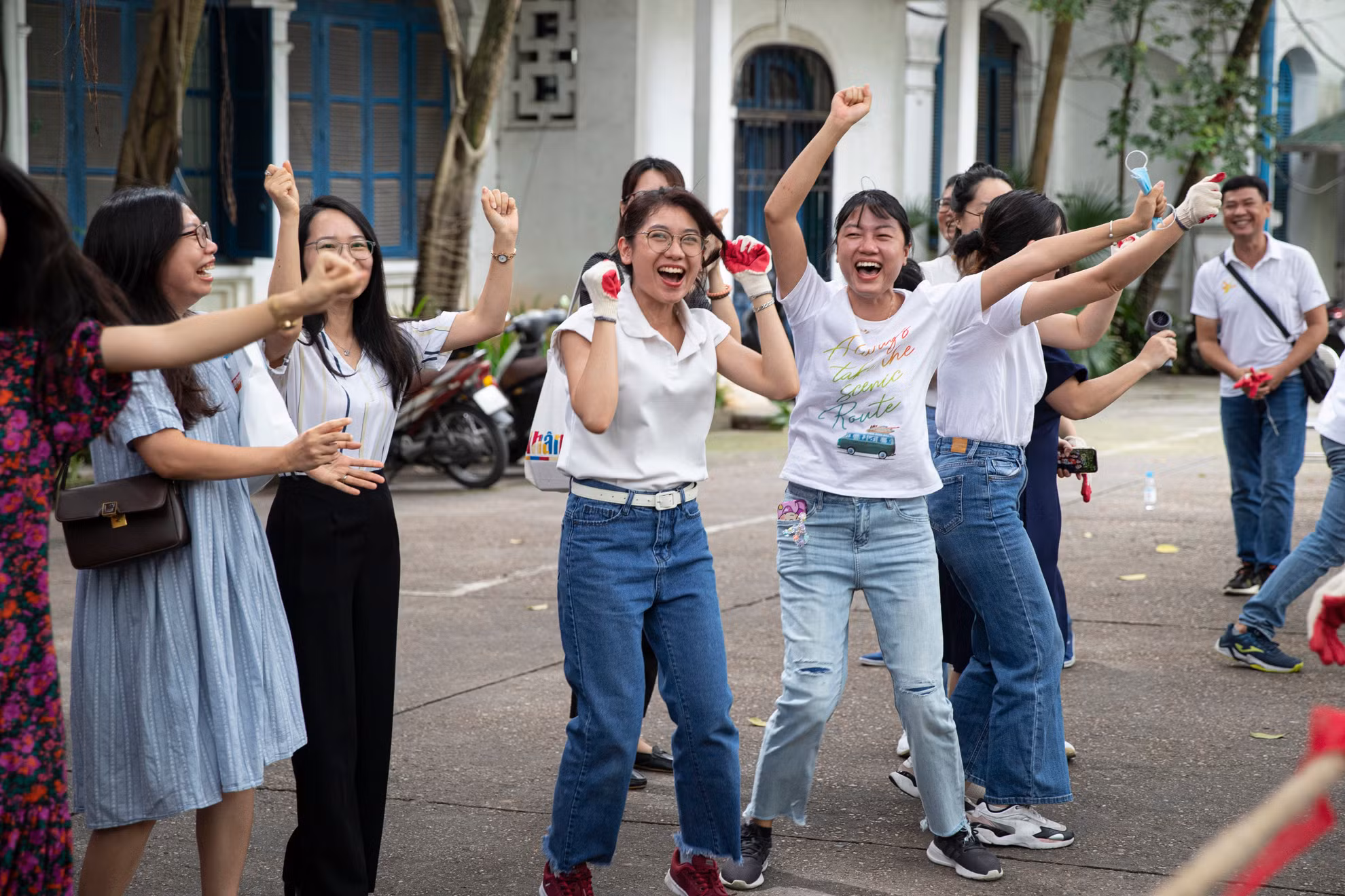 Đông đảo đoàn viên các Công đoàn trực thuộc Công đoàn Báo Nhân Dân cổ vũ nhiệt tình cho các vận động viên tại các cuộc thi đấu.
