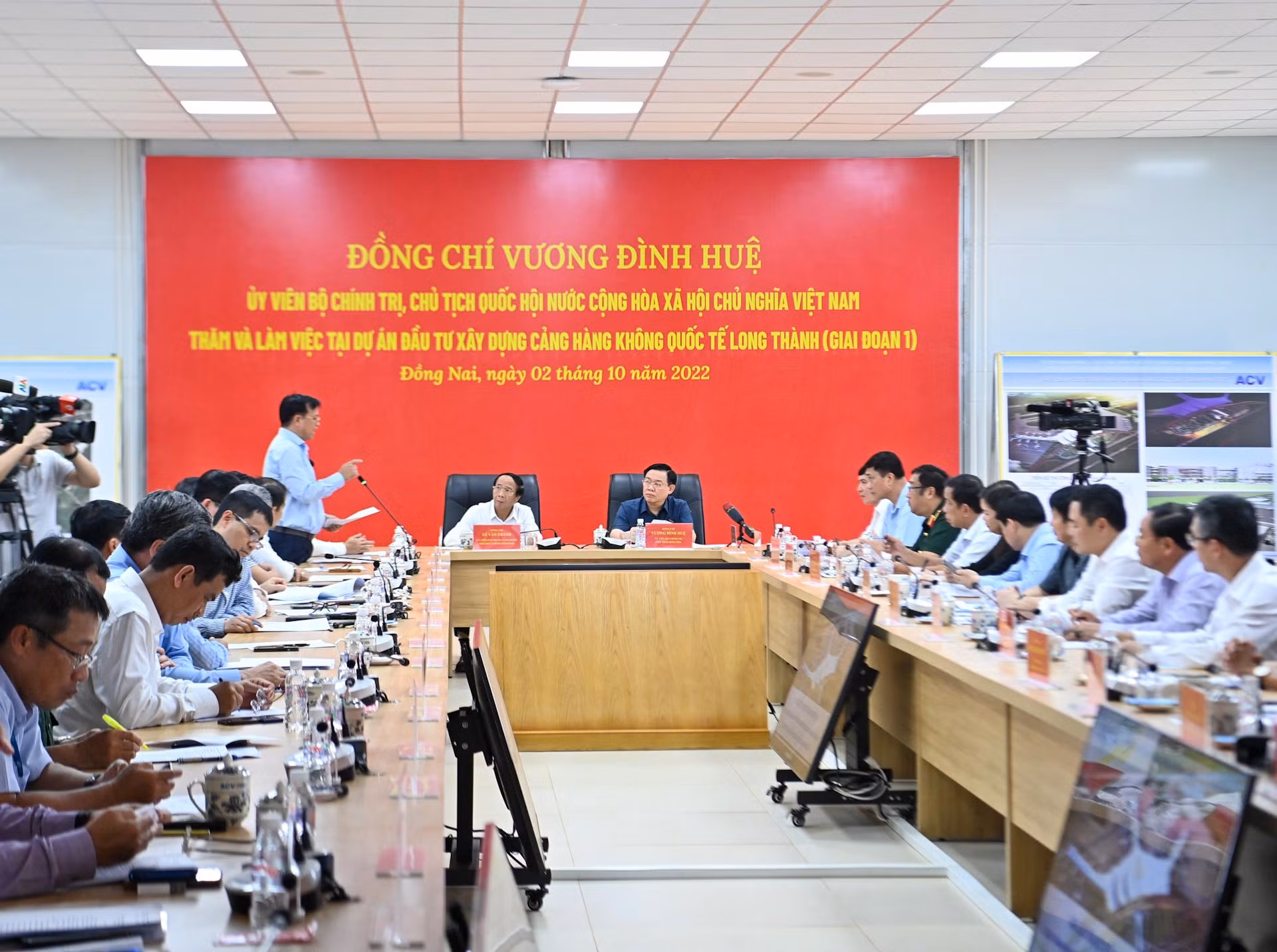Quang cảnh buổi làm việc với Ban Quản lý dự án xây dựng cảng hàng không quốc tế Long Thành.
