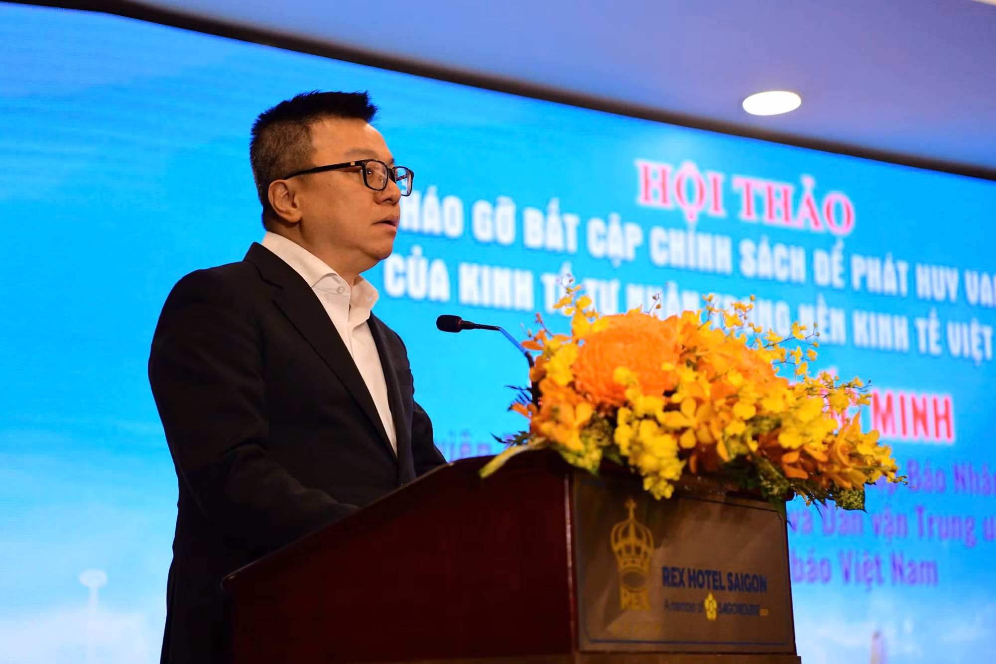 Đồng chí Lê Quốc Minh phát biểu tại hội thảo. (Ảnh: THẾ DƯƠNG)