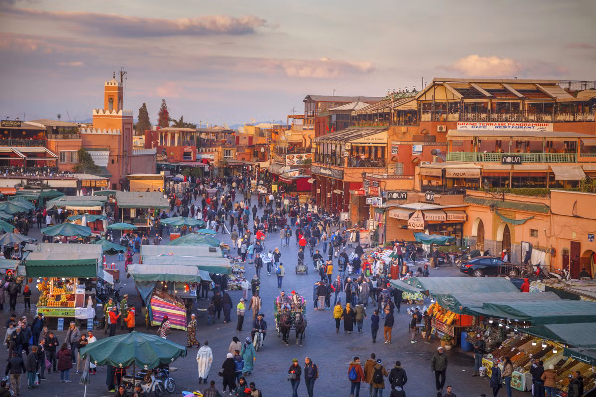 Quảng trường và khu chợ sầm uất Jemaa el-Fnaa nổi tiếng ở Marrakesh, Maroc. (Ảnh: Getty Images/CNN)