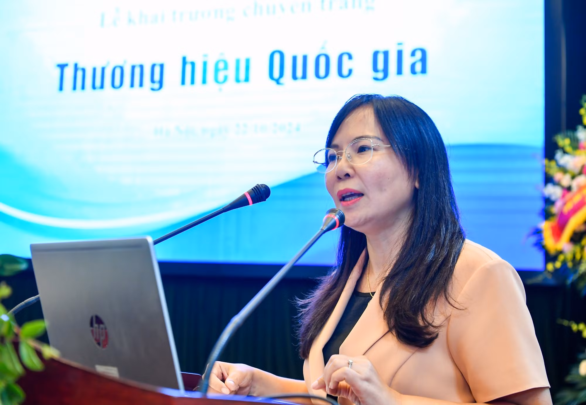 Bà Đào Thúy Hà, Phó Tổng Giám đốc Công ty Cổ phần Trapaco phát biểu.