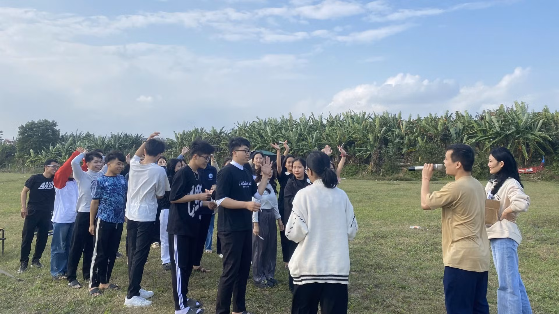 Hoạt động tương tác, kết nối, chia sẻ kinh nghiệm và hỗ trợ nhau thường xuyên được quỹ tổ chức.