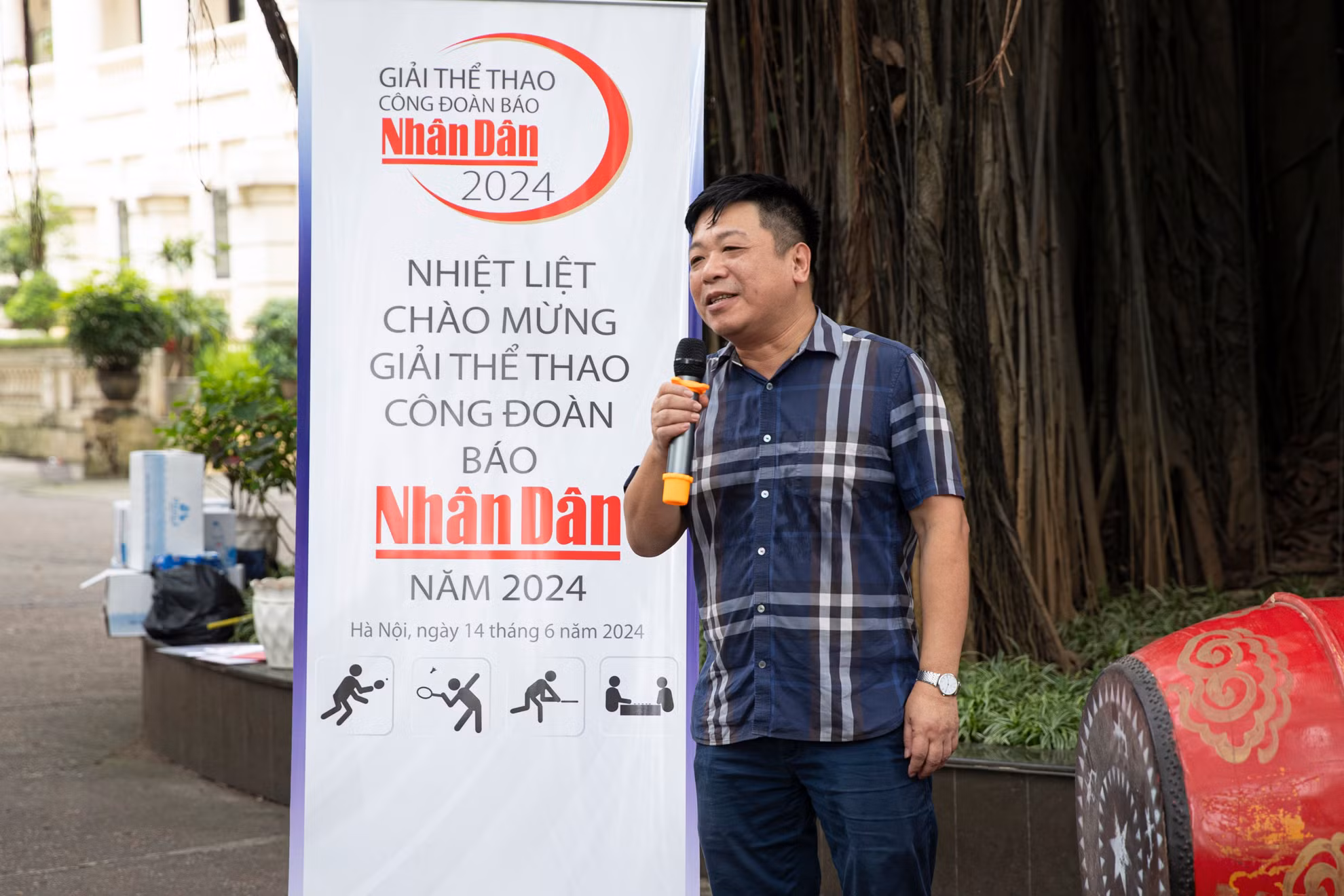 Phó Tổng Biên tập Báo Nhân Dân Quế Đình Nguyên phát biểu tại lễ khai mạc Giải thể thao Công đoàn Báo Nhân Dân năm 2024.