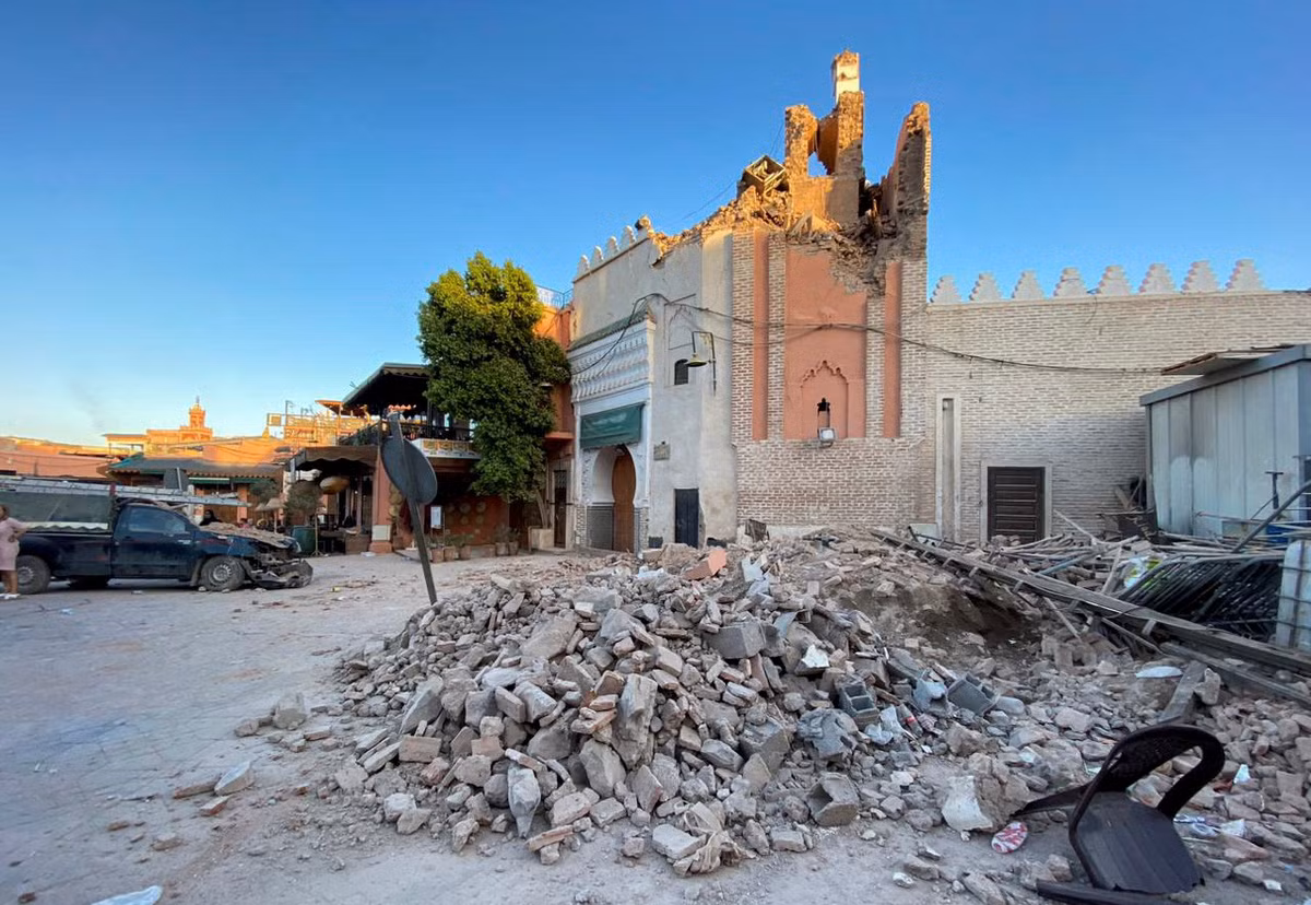 Một góc thánh đường Hồi giáo đổ sập trong động đất ở thành phố Marrakech. (Ảnh: Reuters)