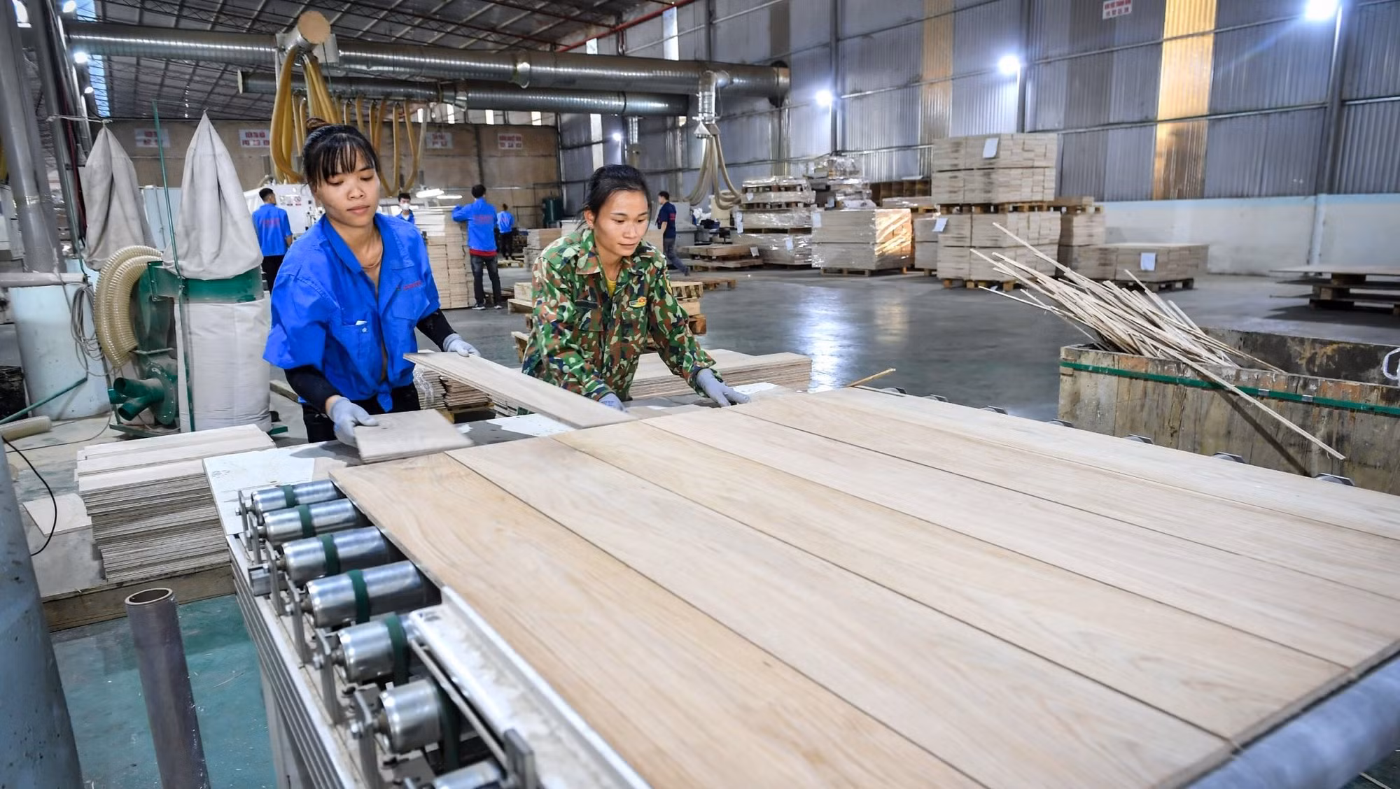 Bên cạnh thúc đẩy đáng kể xuất khẩu của Việt Nam sang châu Âu, EVFTA cũng giúp củng cố sức hấp dẫn của Việt Nam đối với các nhà đầu tư châu lục này. (Ảnh minh họa: THÀNH ĐẠT)