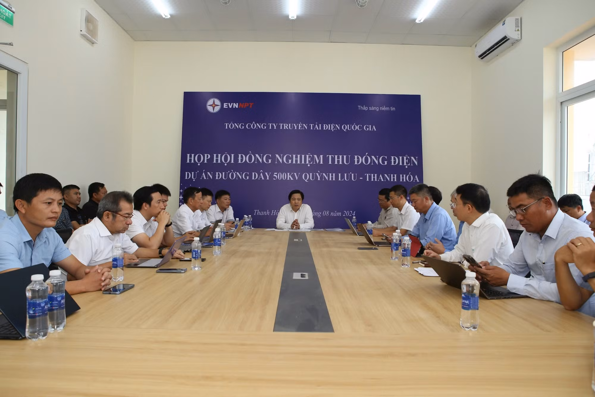 Họp Hội đồng nghiệm thu đóng điện Dự án Đường dây 500kV mạch 3 cung đoạn Quỳnh Lưu-Thanh Hóa. Họp Hội đồng nghiệm thu đóng điện Dự án Đường dây 500kV mạch 3 cung đoạn Quỳnh Lưu-Thanh Hóa.