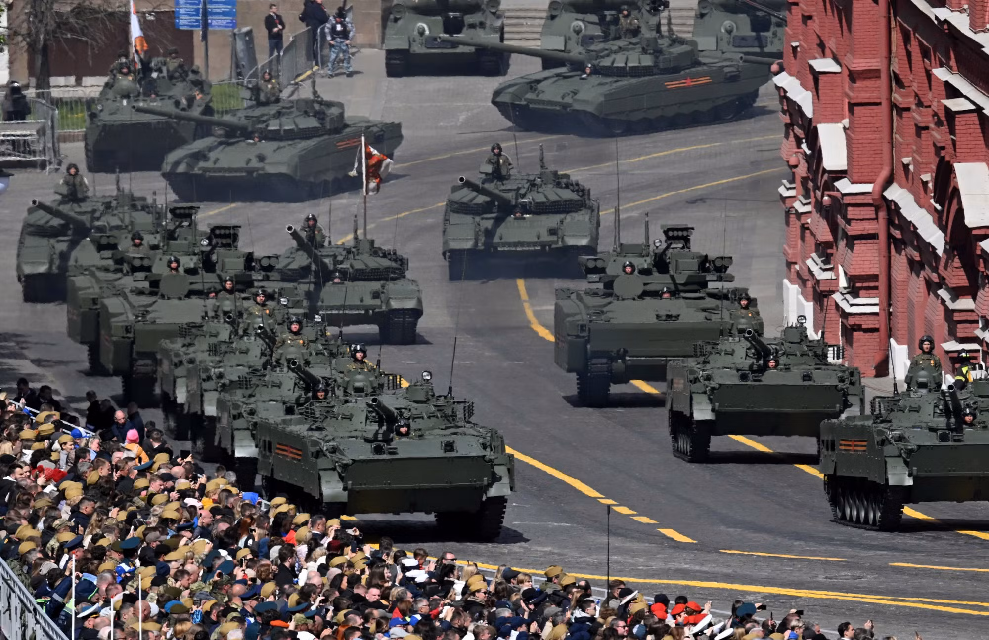 Dàn xe chiến đấu bộ binh BMP-3 tham gia duyệt binh.