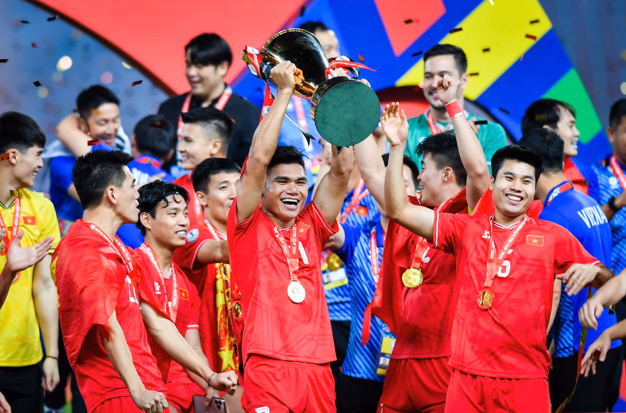 Niềm vui khôn tả của các thành viên tuyển Việt Nam. Niềm vui khôn tả của các thành viên tuyển Việt Nam.