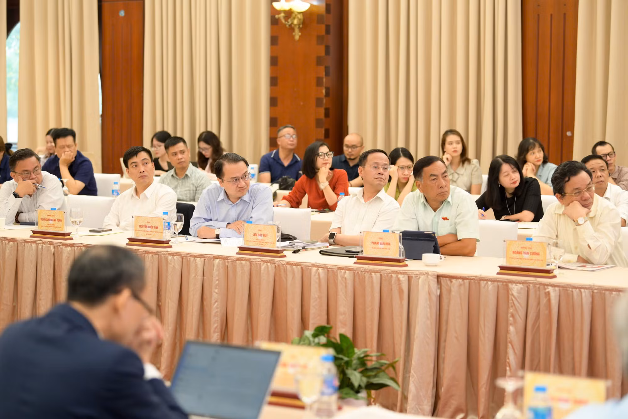 Các đại biểu tham dự hội thảo. Các đại biểu tham dự hội thảo.