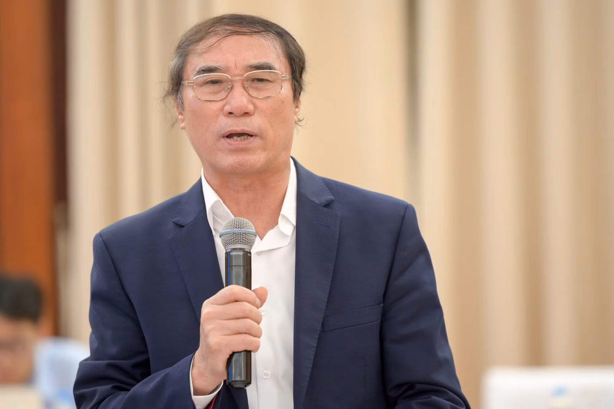 TS Nguyễn Văn Phụng, Chuyên gia tư vấn chính sách thuế, Trưởng Ban Hỗ trợ doanh nghiệp, Hiệp hội các nhà đầu tư nước ngoài tại Việt Nam phát biểu tại hội thảo. TS Nguyễn Văn Phụng, Chuyên gia tư vấn chính sách thuế, Trưởng Ban Hỗ trợ doanh nghiệp, Hiệp hội các nhà đầu tư nước ngoài tại Việt Nam phát biểu tại hội thảo.