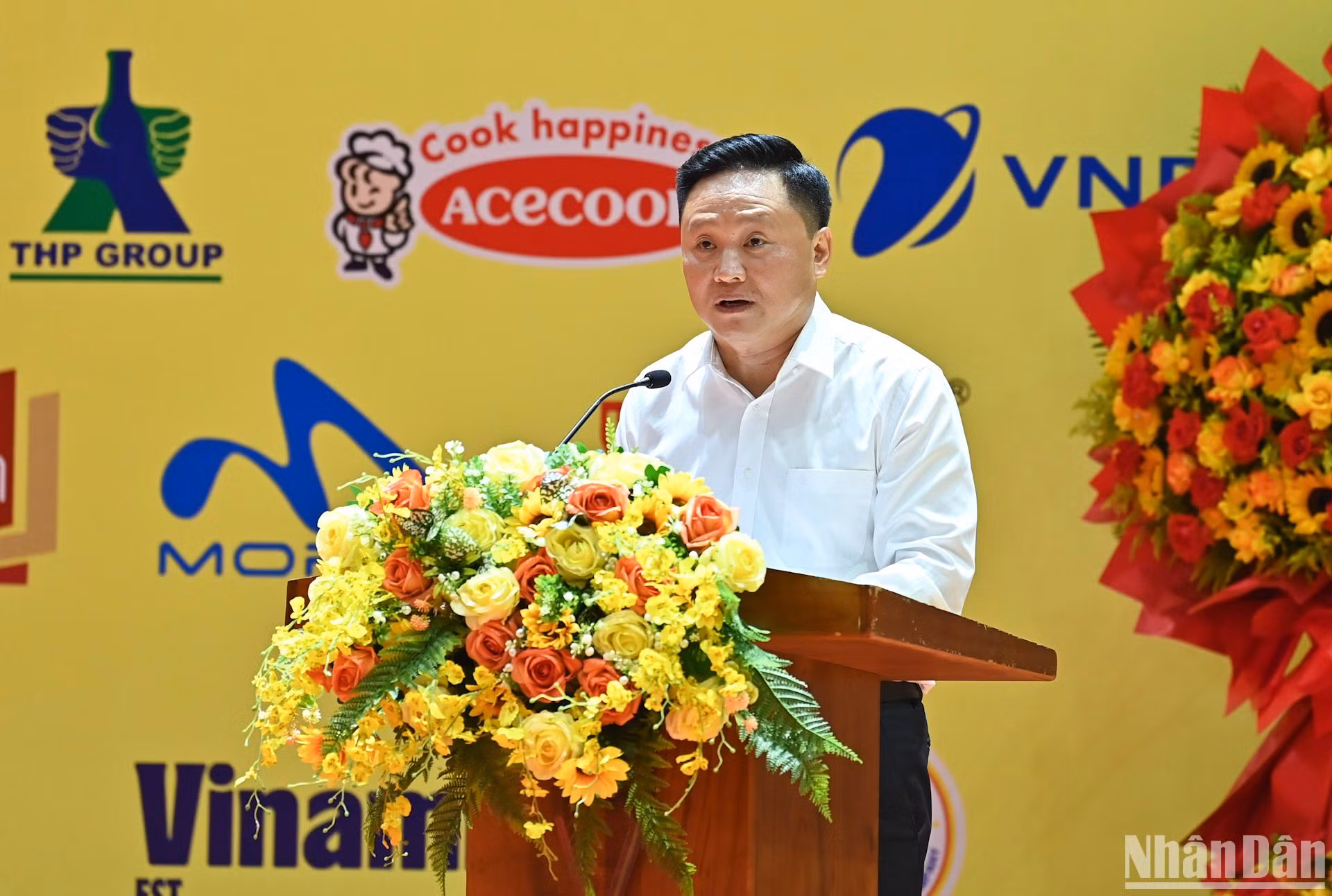 Phó Tổng Biên tập Báo Nhân Dân Phan Văn Hùng phát biểu bế mạc Giải vô địch bóng bàn quốc gia Báo Nhân Dân lần thứ 43. (Ảnh: DUY LINH)