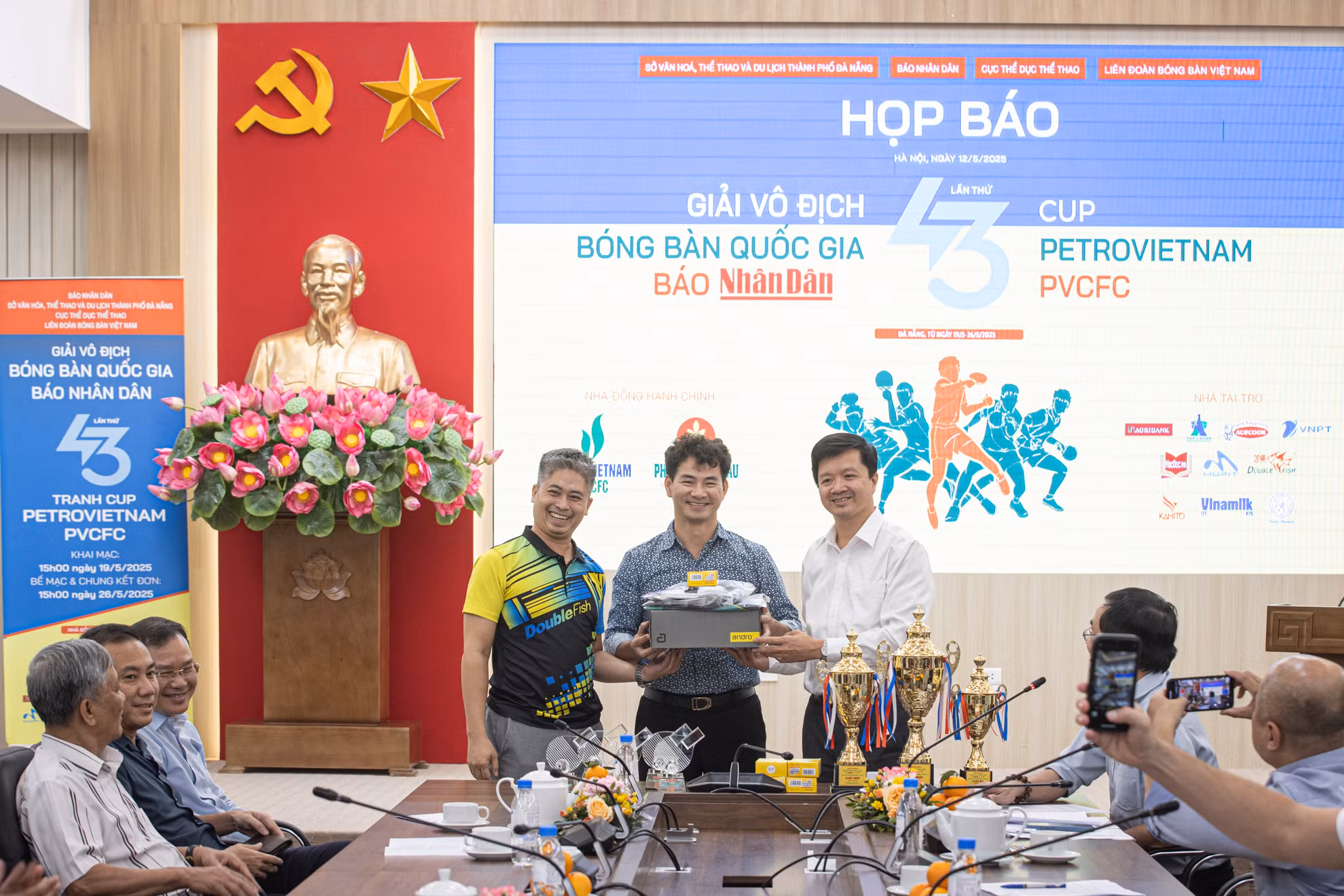 Nghệ sĩ Xuân Bắc, Cục trưởng Cục Nghệ thuật Biểu diễn góp mặt tại buổi họp báo.
