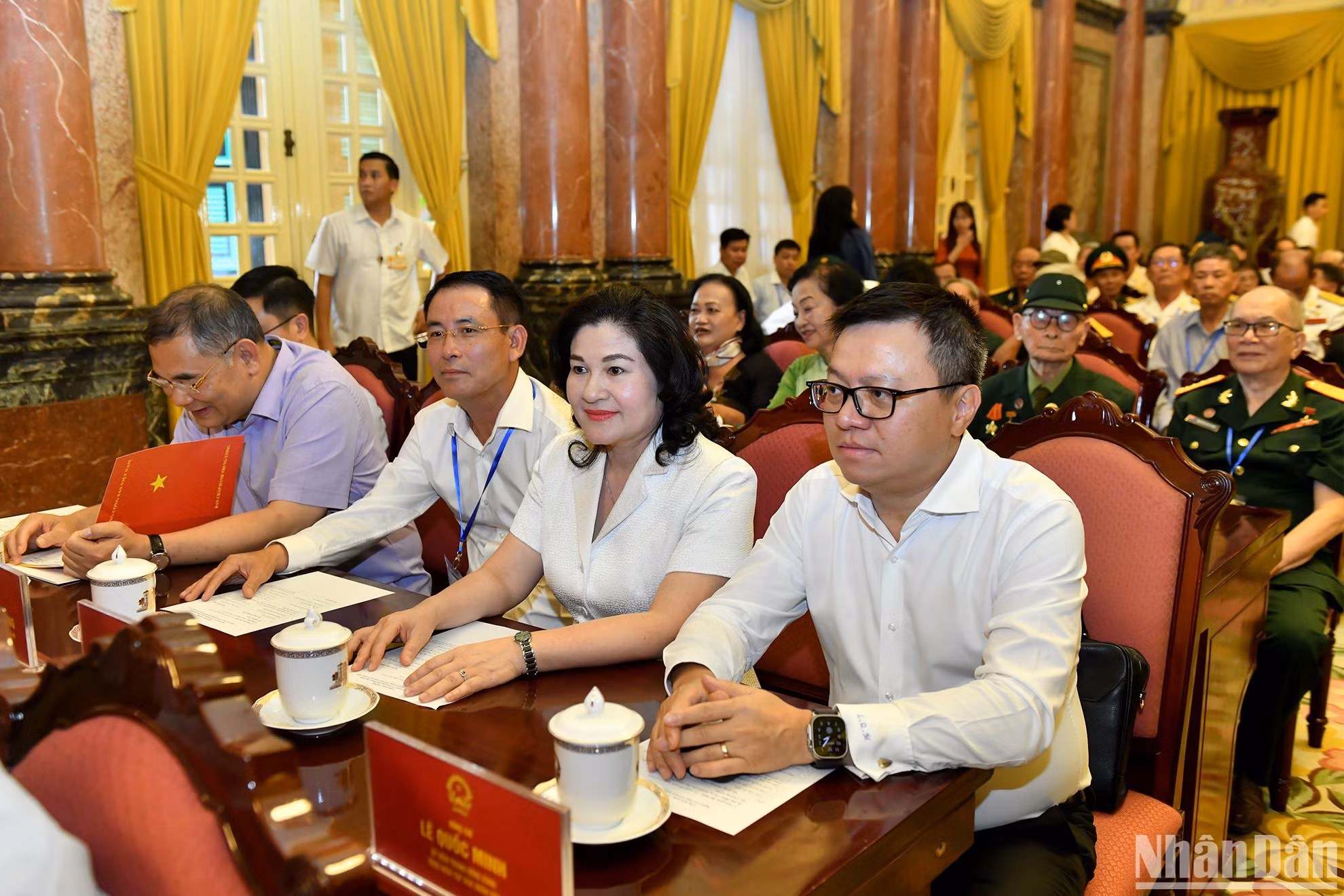 Các đại biểu tham dự buổi gặp.