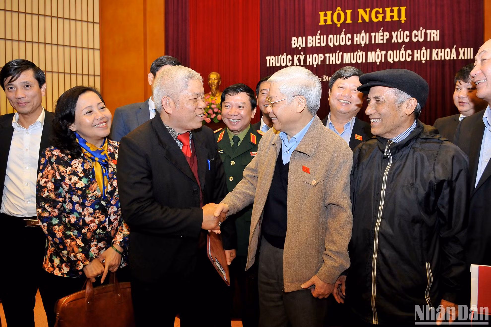 Tổng Bí thư Nguyễn Phú Trọng với cử tri thành phố Hà Nội. Tổng Bí thư Nguyễn Phú Trọng với cử tri thành phố Hà Nội.